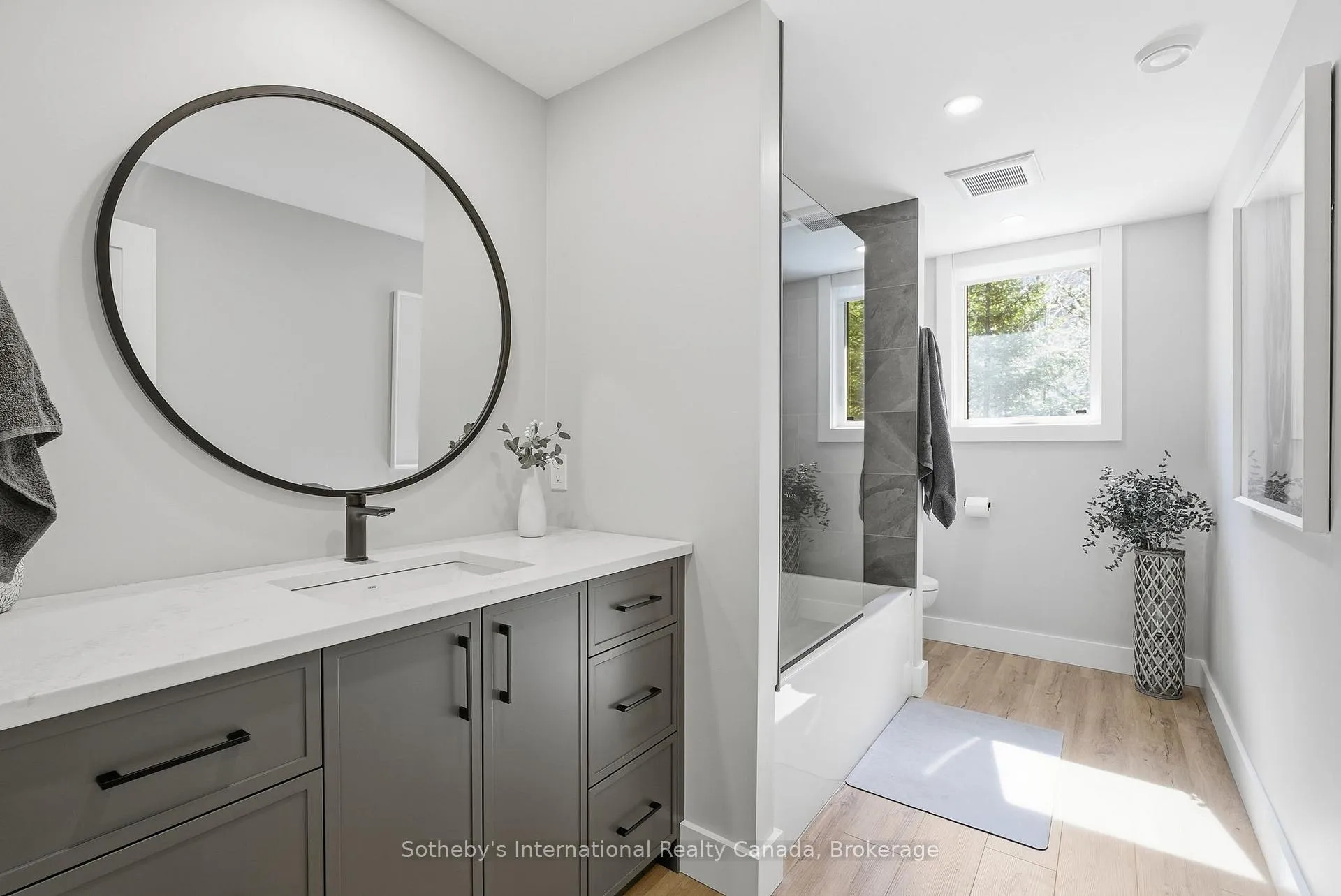 Photo 34 of 26 Mcgregor Way, Bracebridge, Macaulay — HOMEH