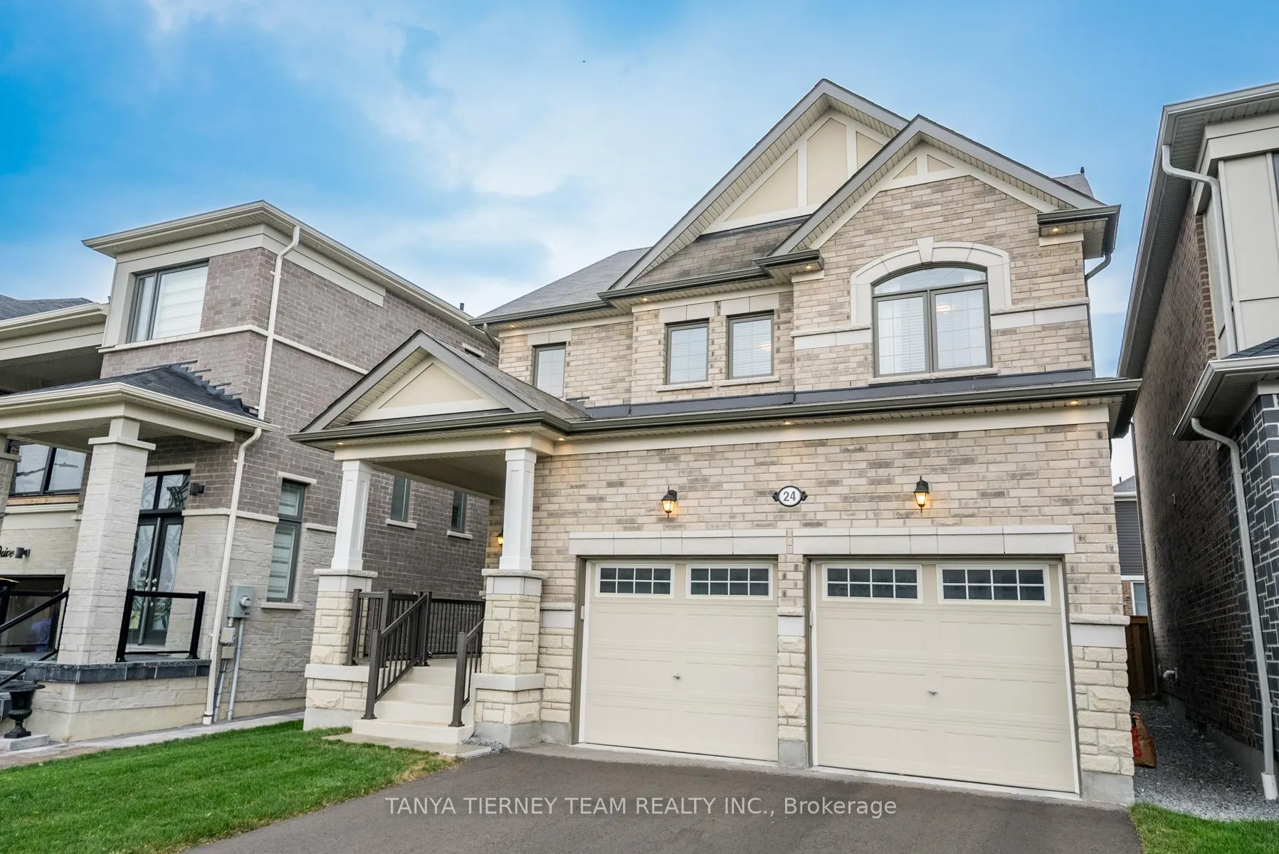 Photo 3 of 24 Lockyer Drive, Whitby, Lynde Creek — HOMEH