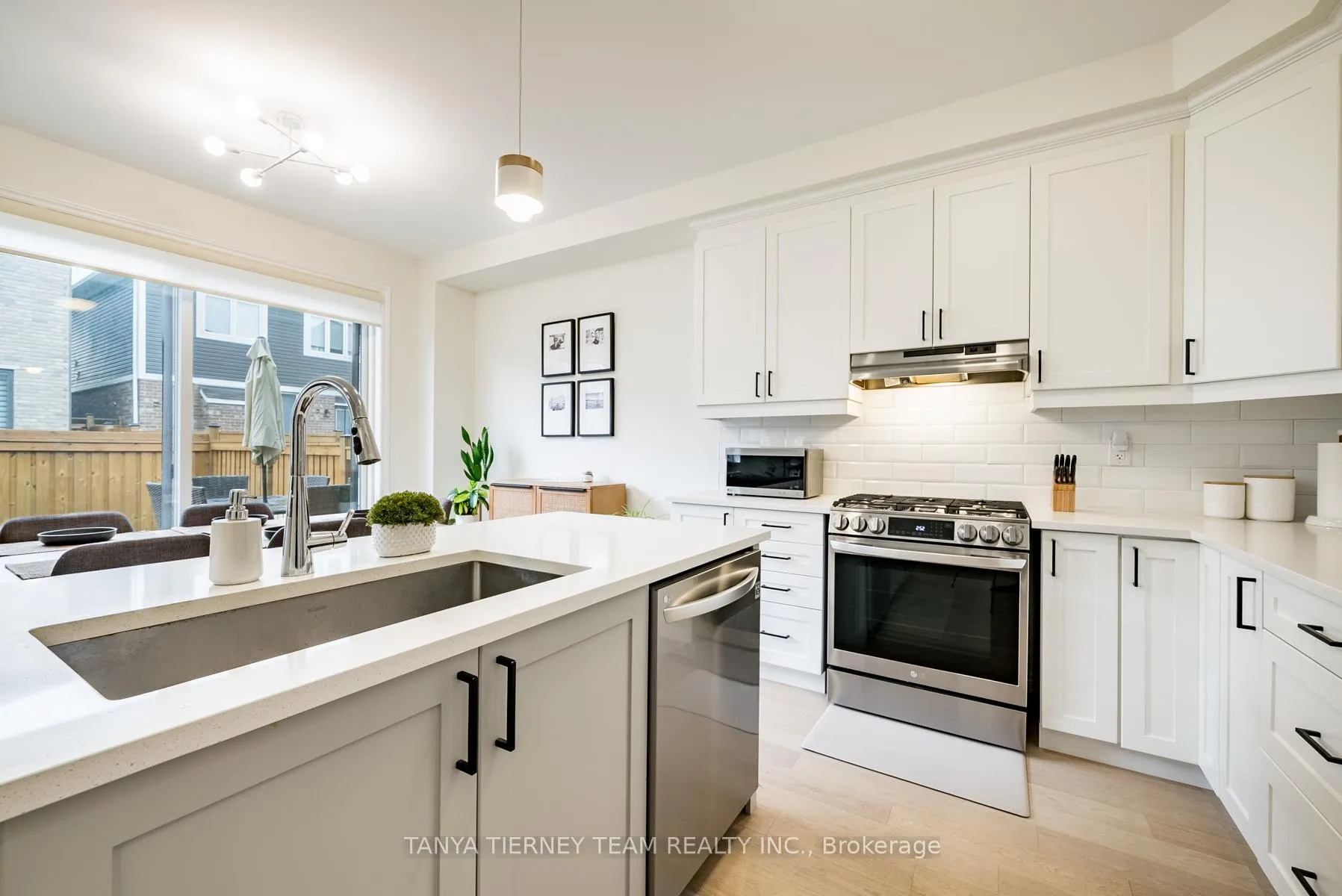 Photo 16 of 24 Lockyer Drive, Whitby, Lynde Creek — HOMEH