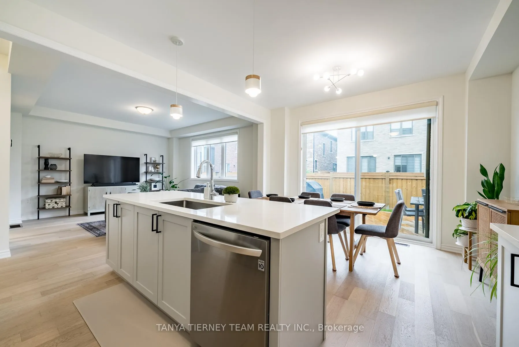 Photo 17 of 24 Lockyer Drive, Whitby, Lynde Creek — HOMEH