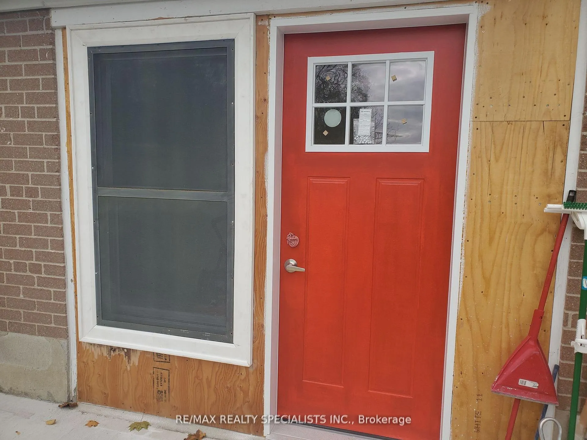 Photo 6 of Unit Upper, 21 Burgby Avenue, Brampton, Northwood Park — HOMEH