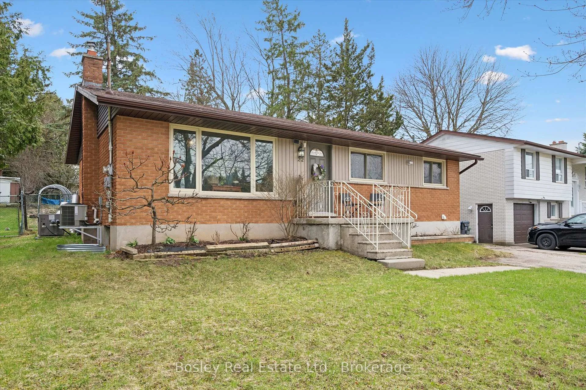 Photo 2 of 22 Delaware Avenue, Guelph, Victoria North — HOMEH