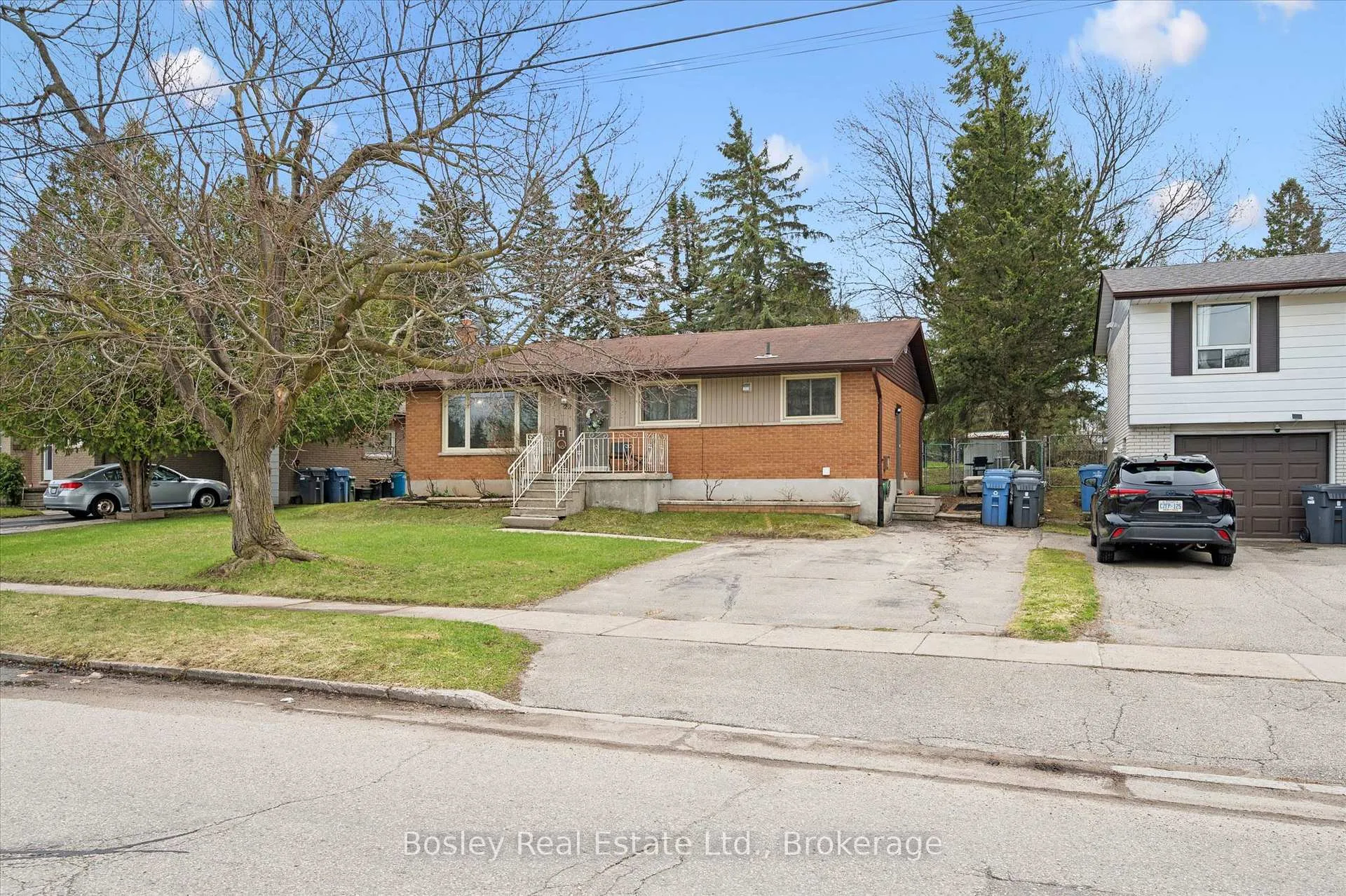 Photo 3 of 22 Delaware Avenue, Guelph, Victoria North — HOMEH