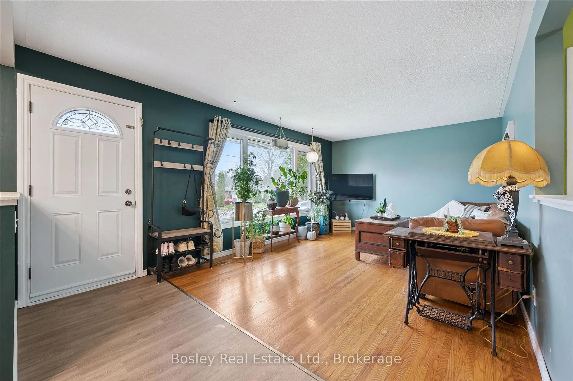 Photo 7 of 22 Delaware Avenue, Guelph, Victoria North — HOMEH