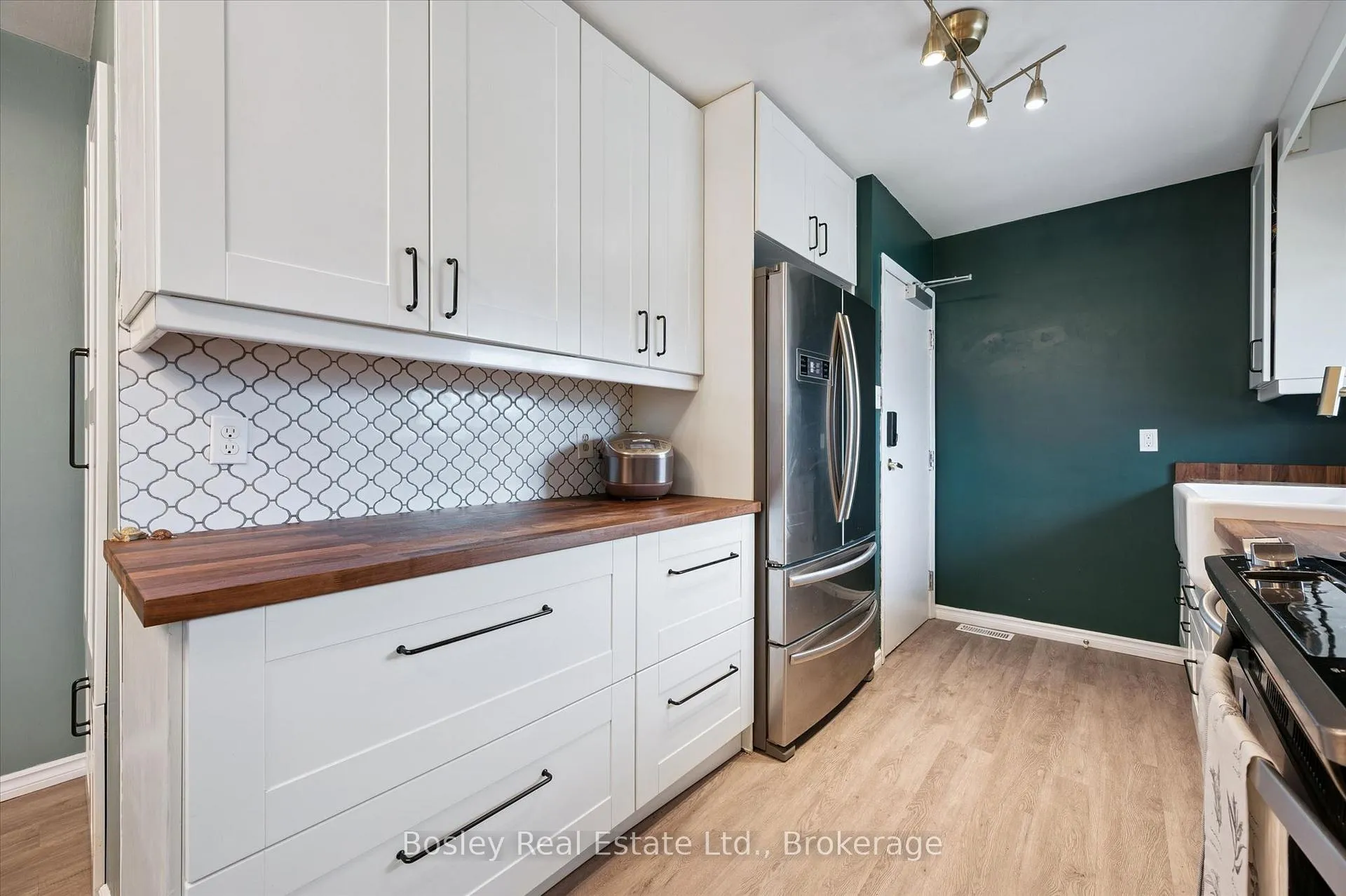 Photo 15 of 22 Delaware Avenue, Guelph, Victoria North — HOMEH