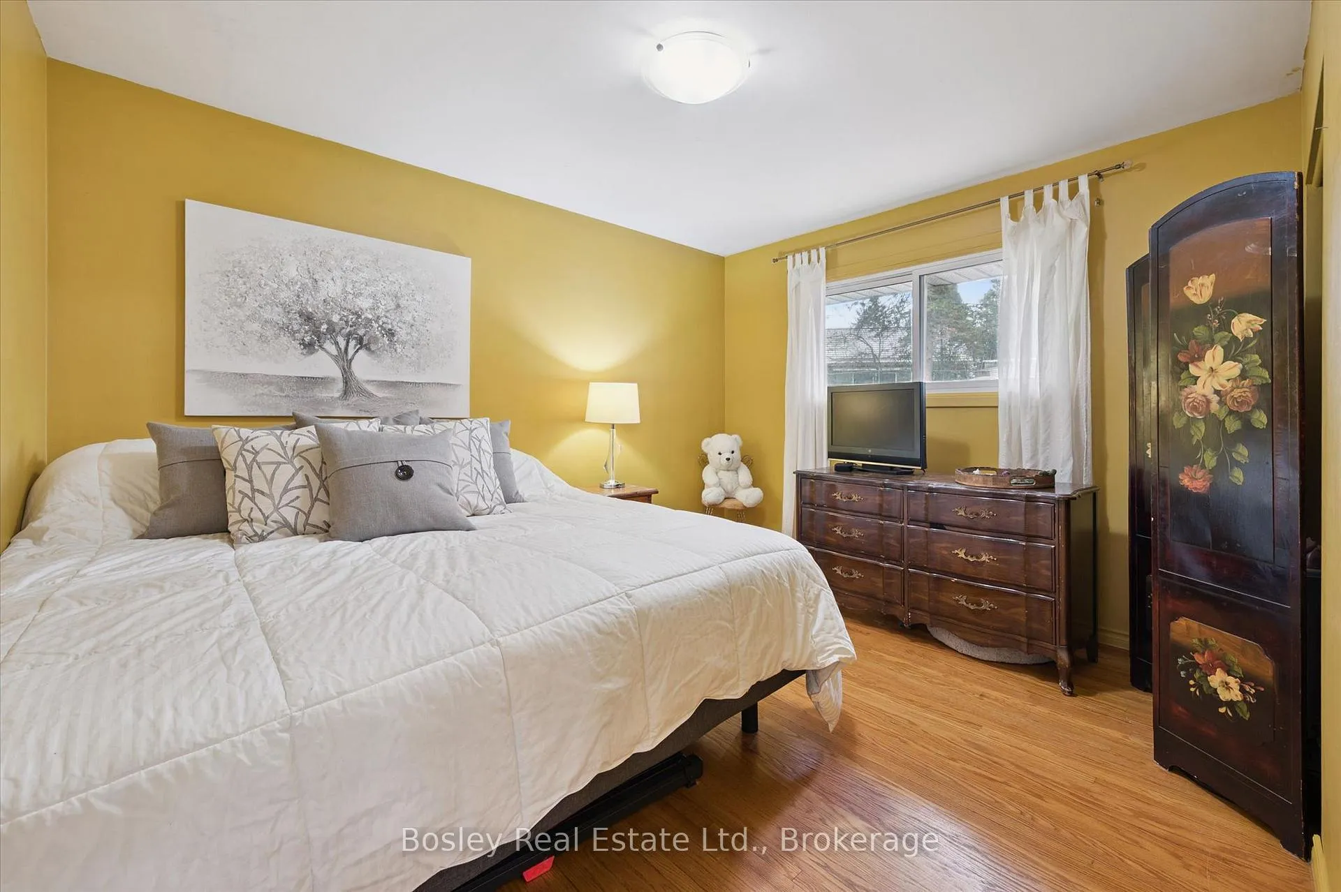 Photo 16 of 22 Delaware Avenue, Guelph, Victoria North — HOMEH