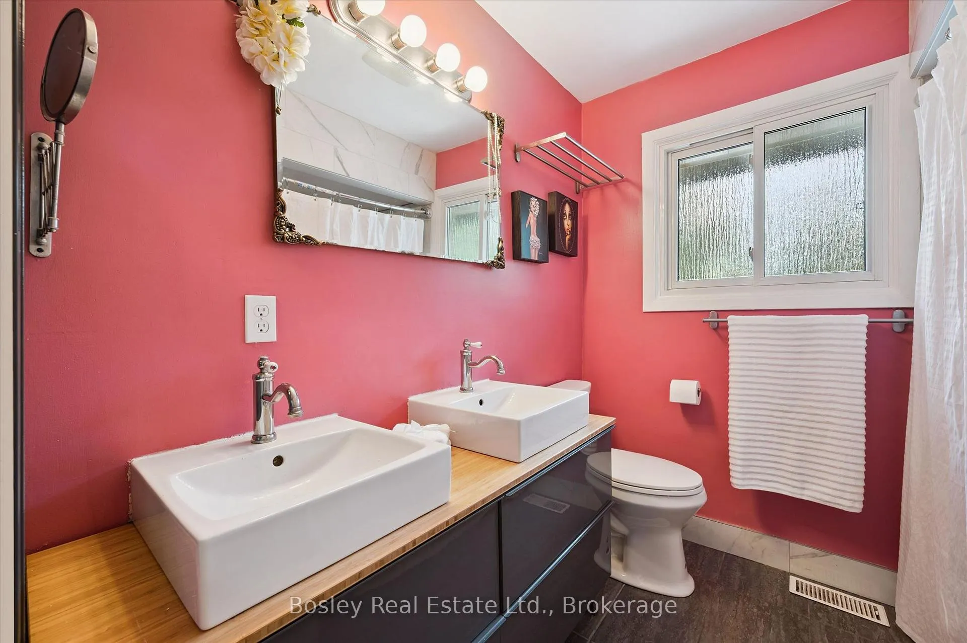 Photo 21 of 22 Delaware Avenue, Guelph, Victoria North — HOMEH