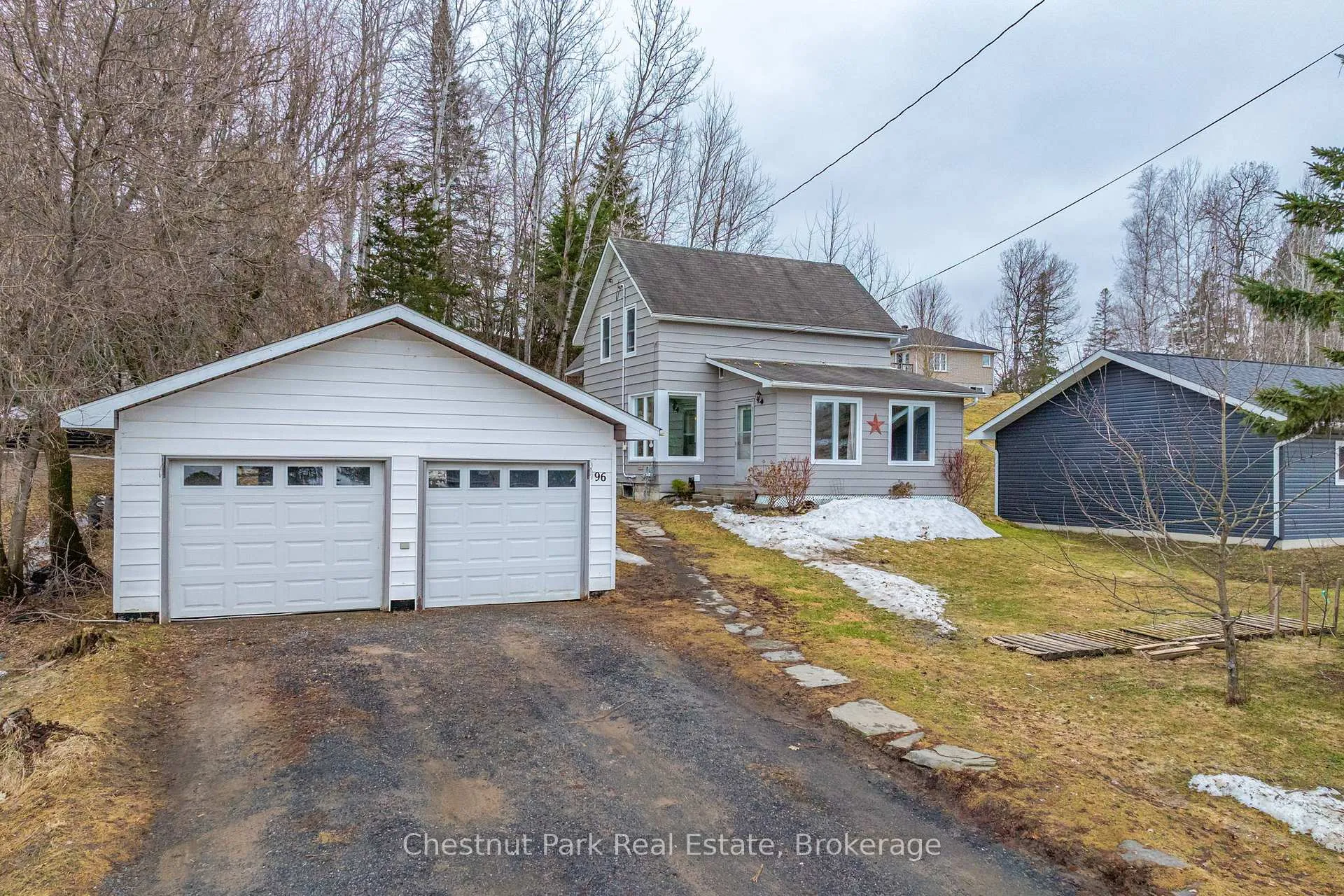 Photo 2 of 96 James Street, Burk's Falls — HOMEH