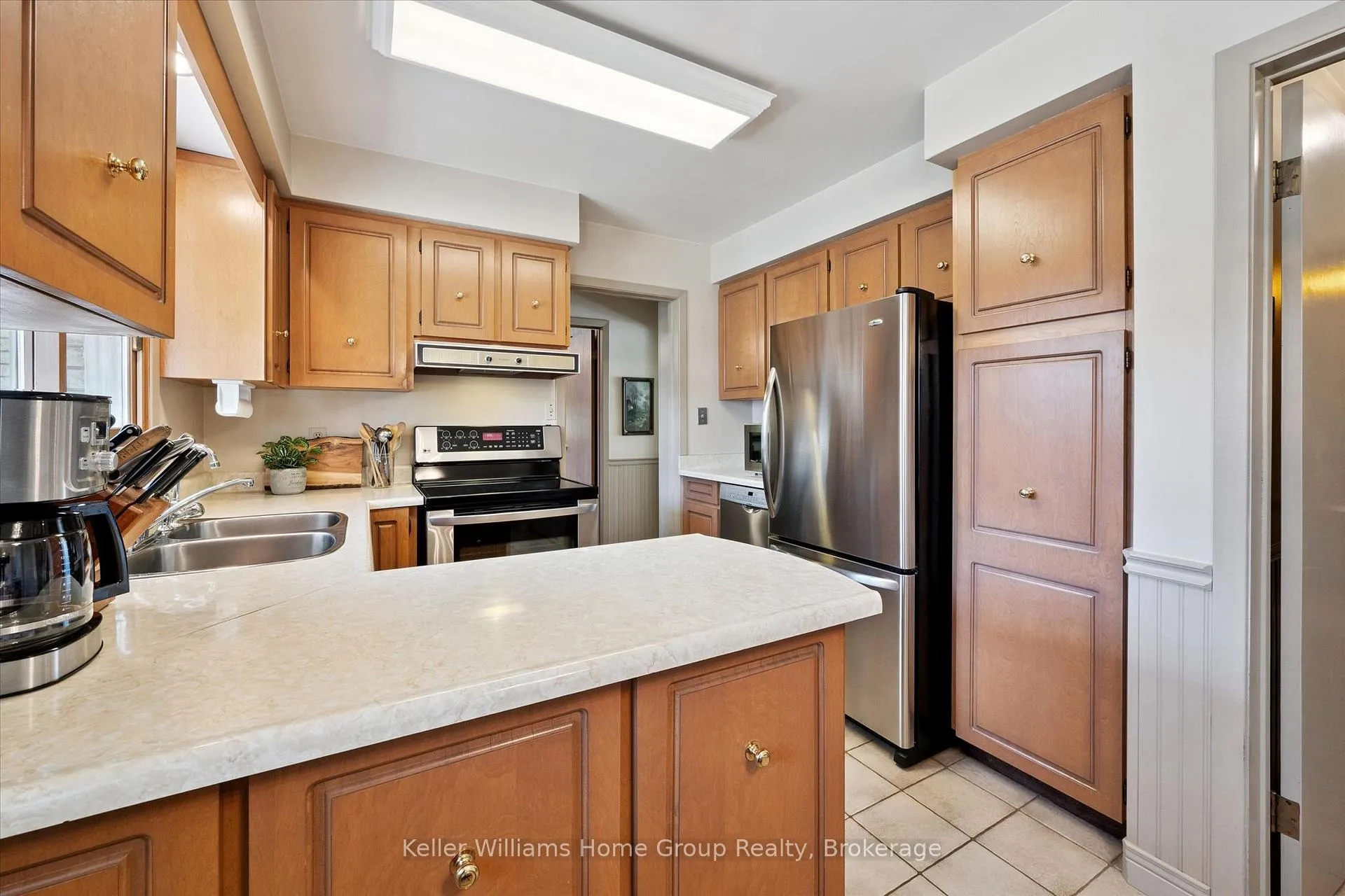 Photo 13 of 21 Honey Crescent, Guelph, Dovercliffe Park/Old University — HOMEH