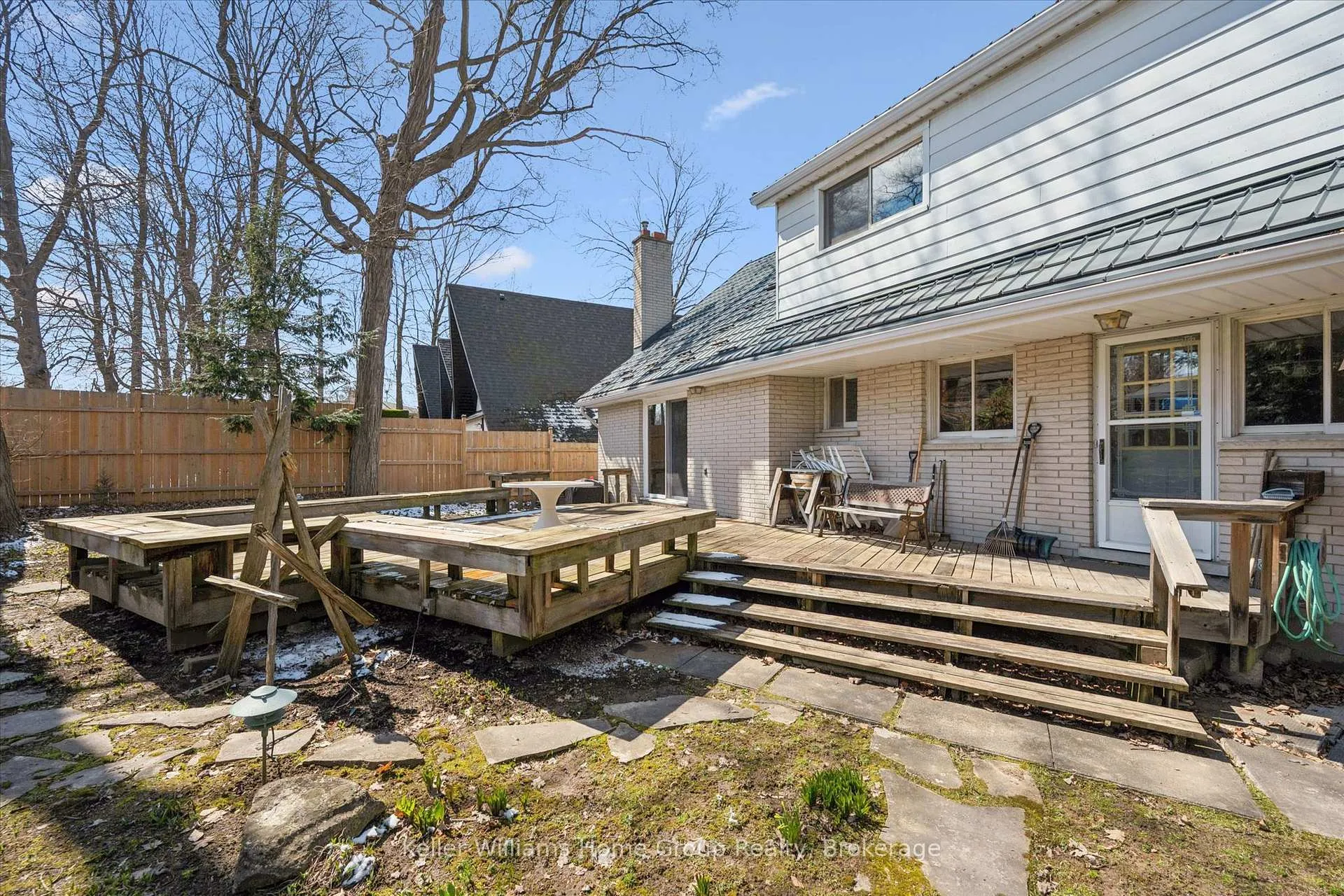 Photo 34 of 21 Honey Crescent, Guelph, Dovercliffe Park/Old University — HOMEH