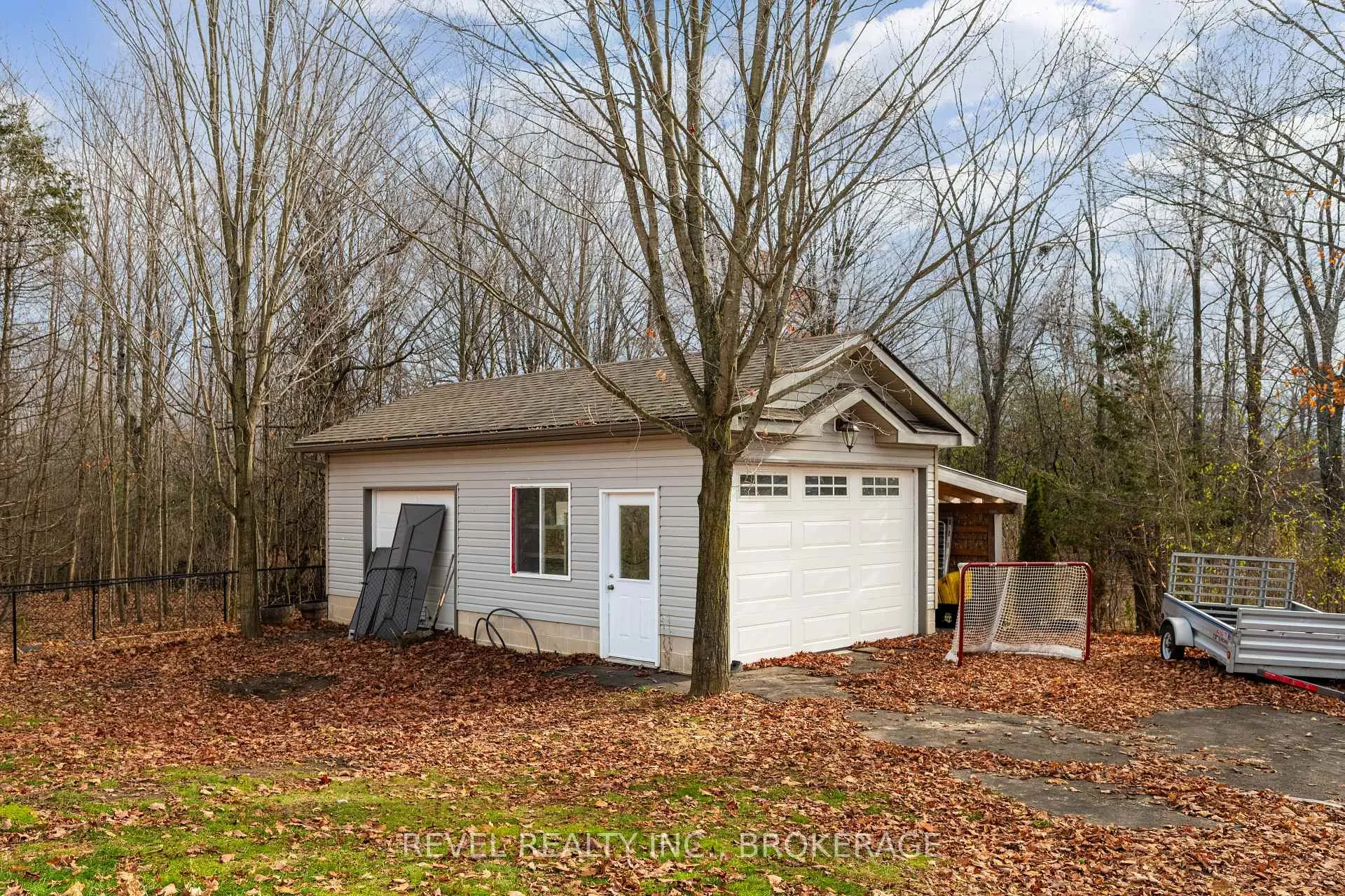 Photo 4 of 3826 Stage Coach Road, Frontenac, Frontenac South — HOMEH