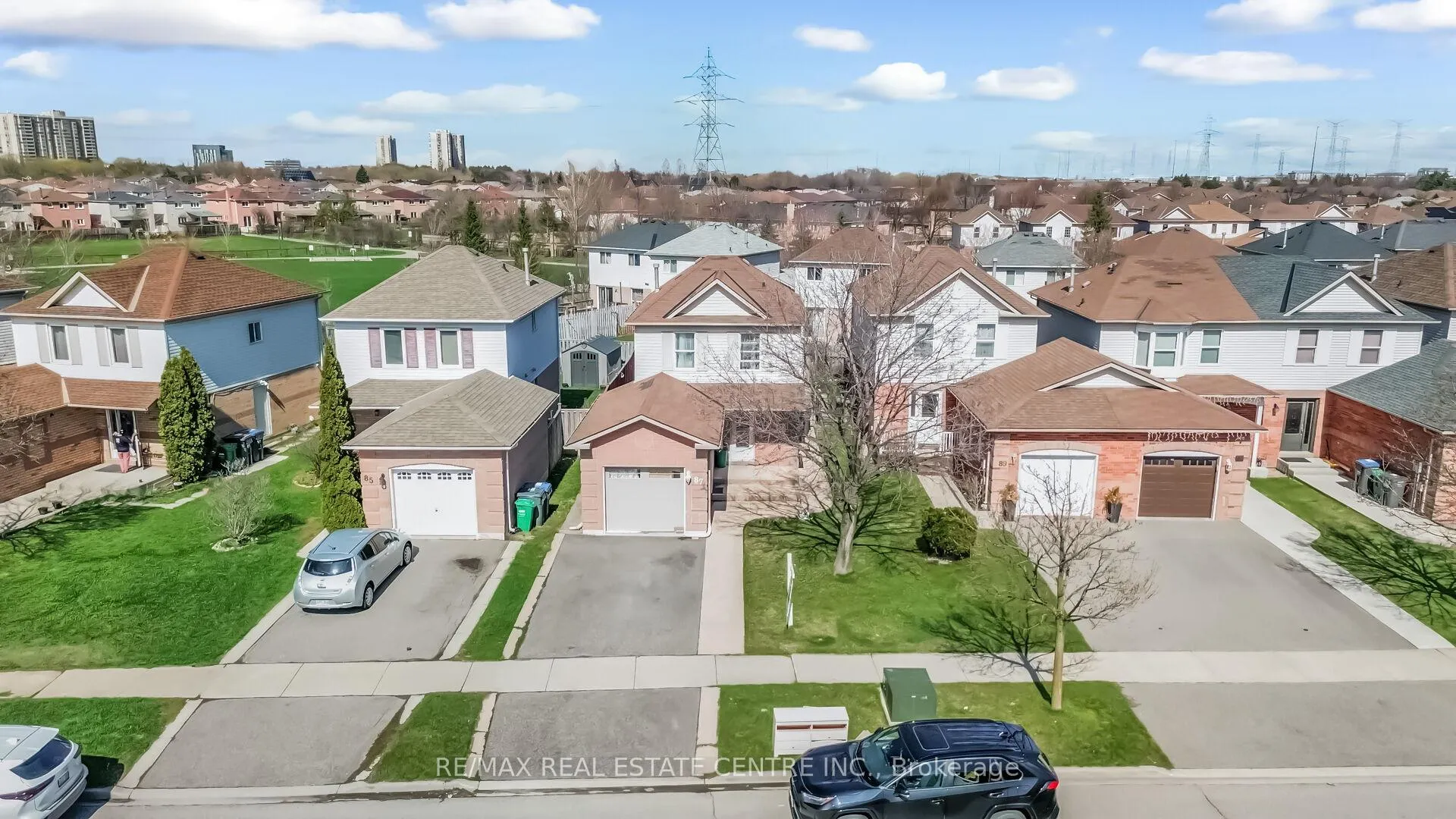 Photo 3 of 87 Timberlane Drive E, Brampton, Fletcher's Creek South — HOMEH