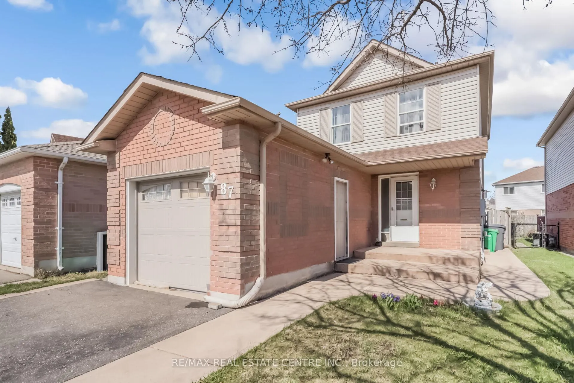 Photo 7 of 87 Timberlane Drive E, Brampton, Fletcher's Creek South — HOMEH