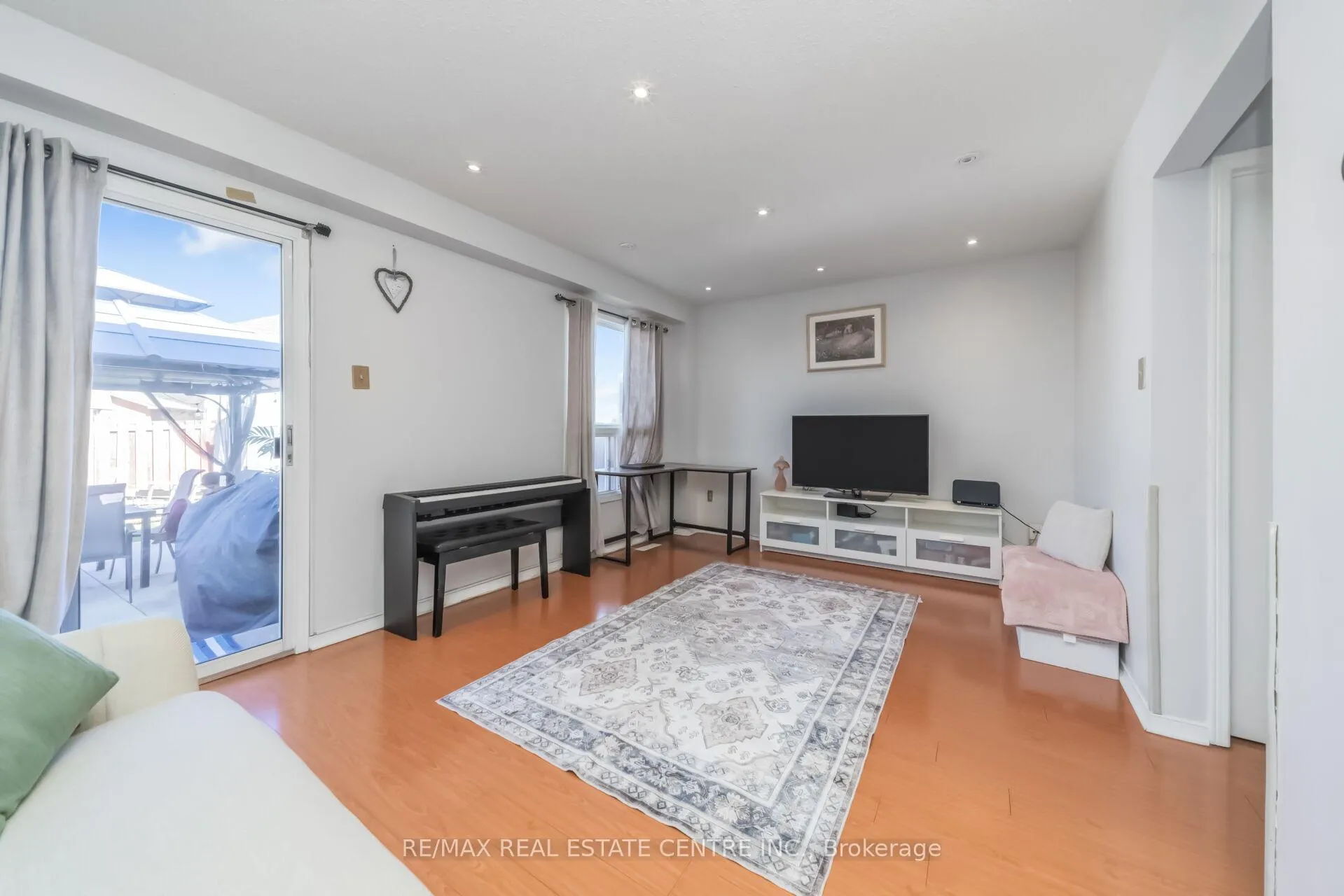 Photo 12 of 87 Timberlane Drive E, Brampton, Fletcher's Creek South — HOMEH