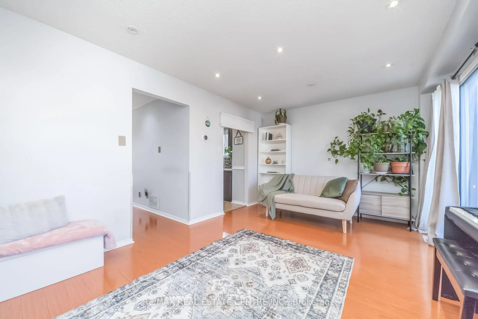 Photo 15 of 87 Timberlane Drive E, Brampton, Fletcher's Creek South — HOMEH