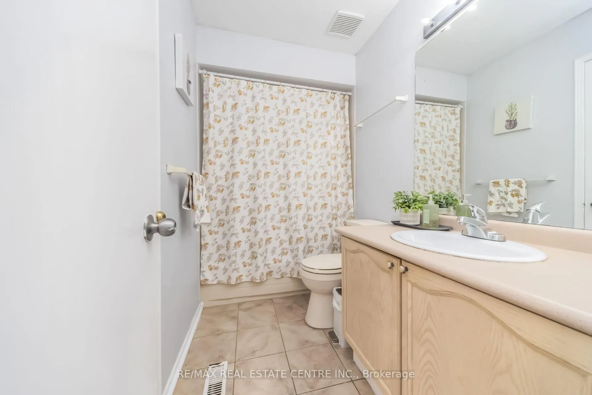 Photo 30 of 87 Timberlane Drive E, Brampton, Fletcher's Creek South — HOMEH