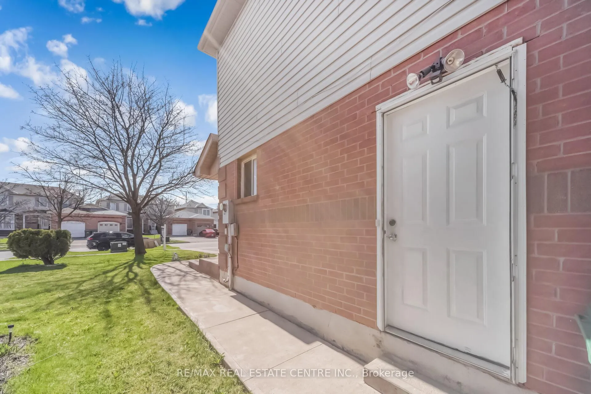 Photo 36 of 87 Timberlane Drive E, Brampton, Fletcher's Creek South — HOMEH