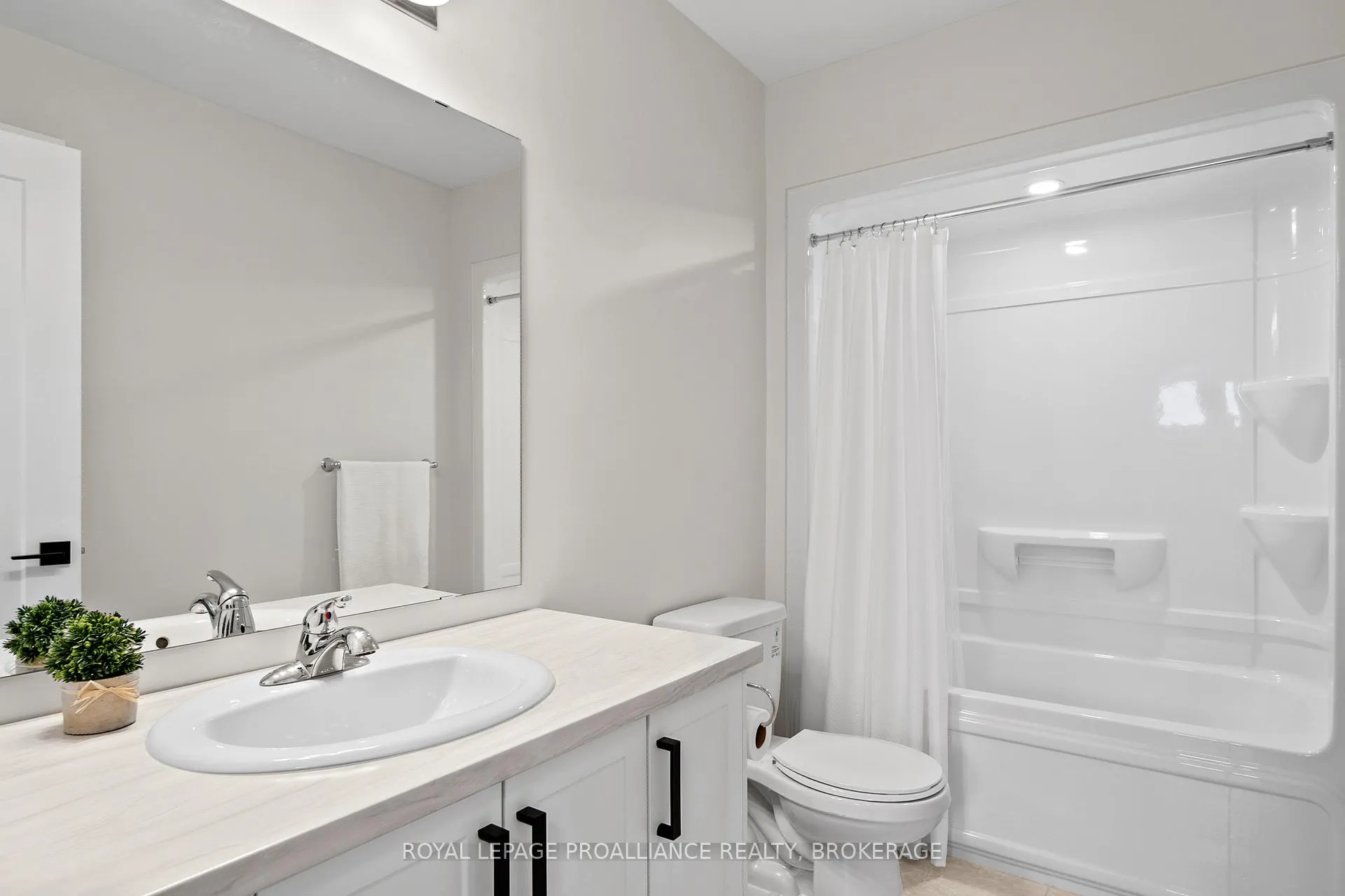 Photo 34 of 127 Brennan Crescent, Loyalist, Odessa — HOMEH