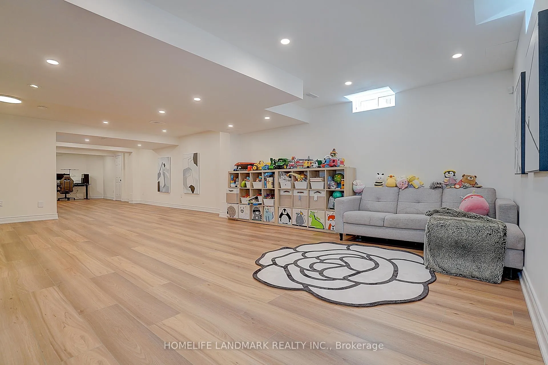 Photo 32 of 42 Hogaboom Avenue, Aurora, Bayview Northeast — HOMEH