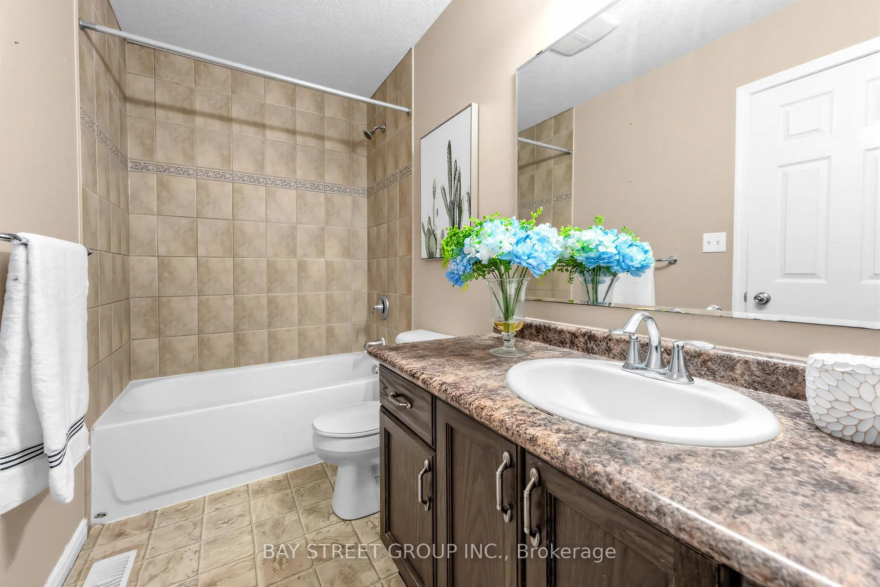 Photo 22 of 1383 Countrystone Drive, Kitchener — HOMEH