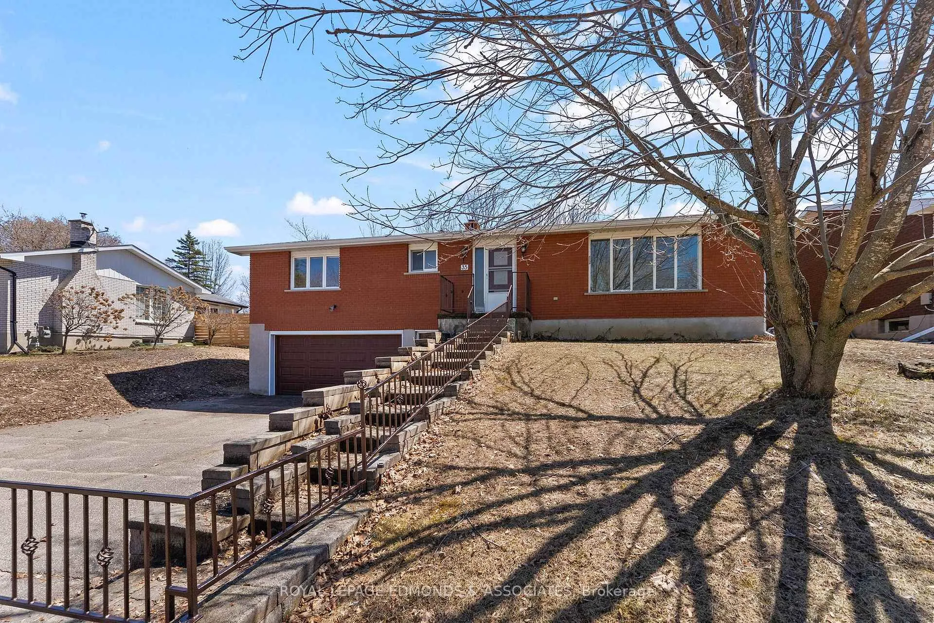 Photo 2 of 35 Harris Crescent, Whitewater Region, Beachburg — HOMEH
