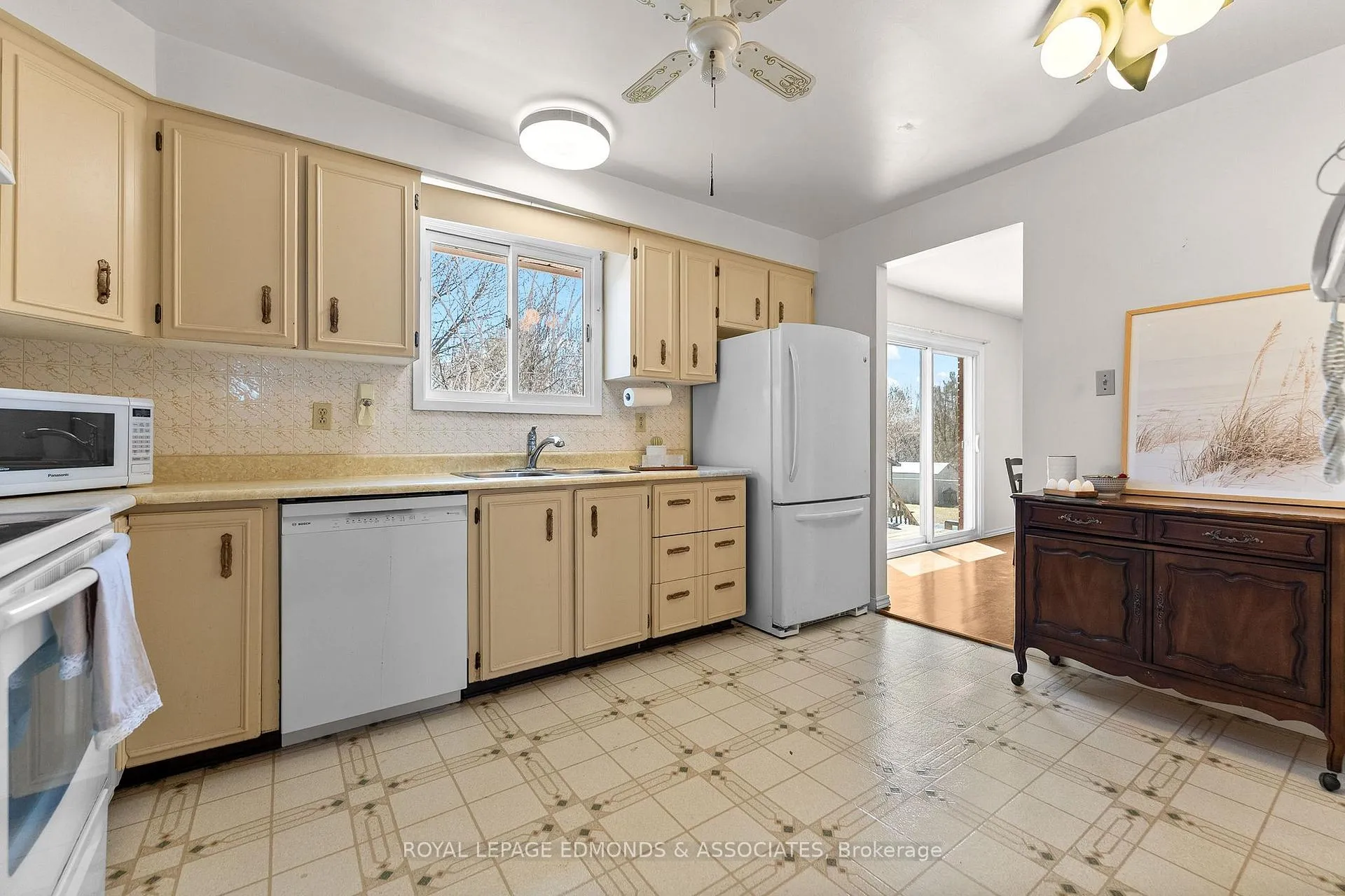 Photo 13 of 35 Harris Crescent, Whitewater Region, Beachburg — HOMEH