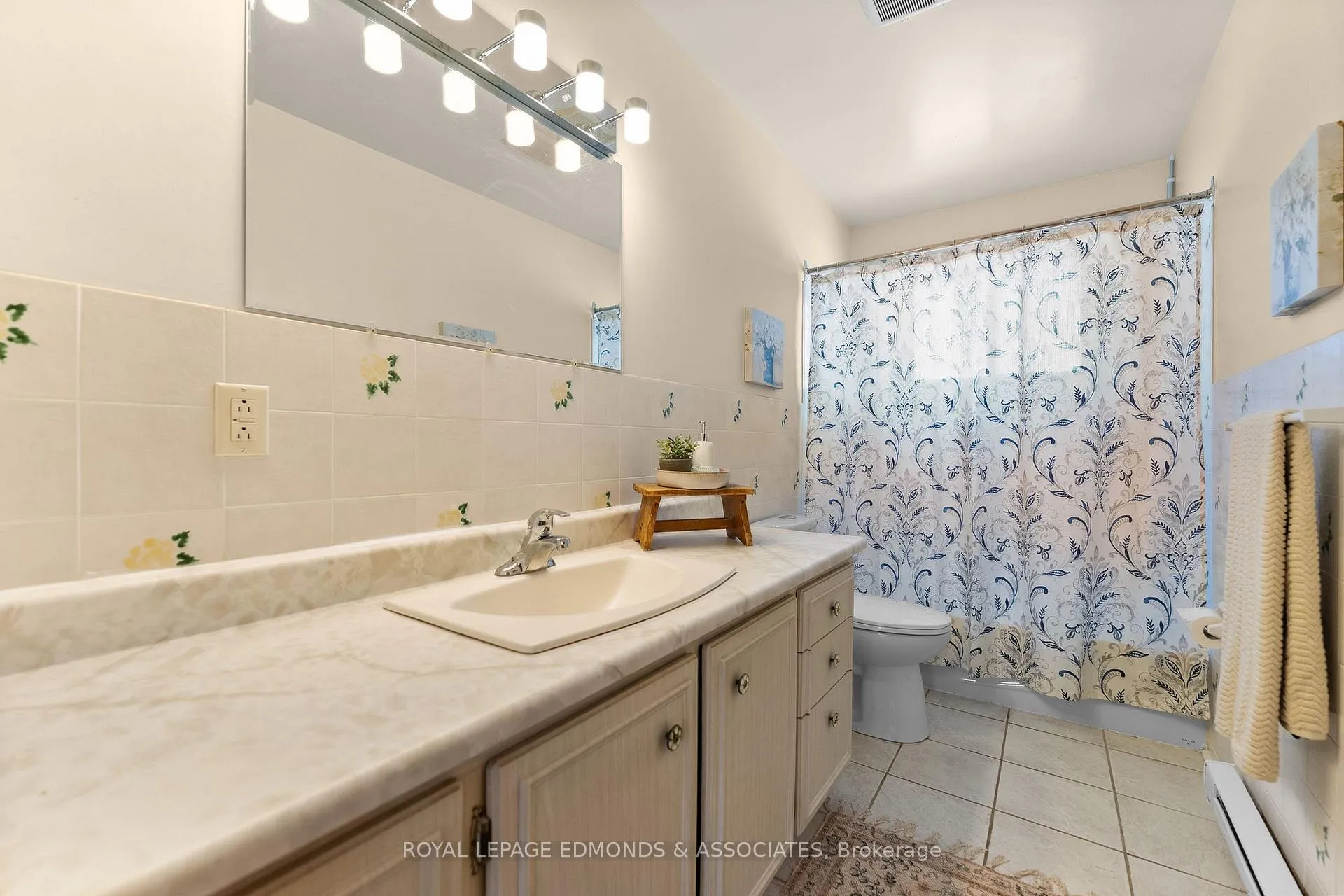 Photo 20 of 35 Harris Crescent, Whitewater Region, Beachburg — HOMEH