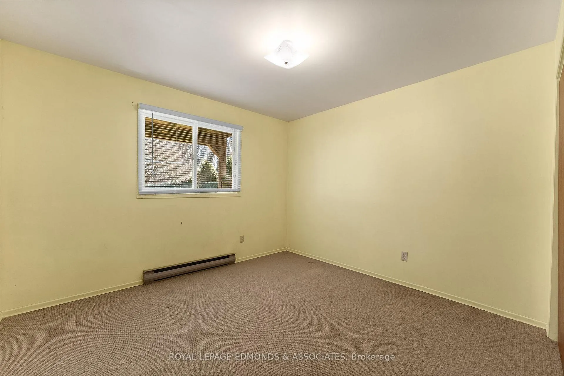 Photo 21 of 35 Harris Crescent, Whitewater Region, Beachburg — HOMEH