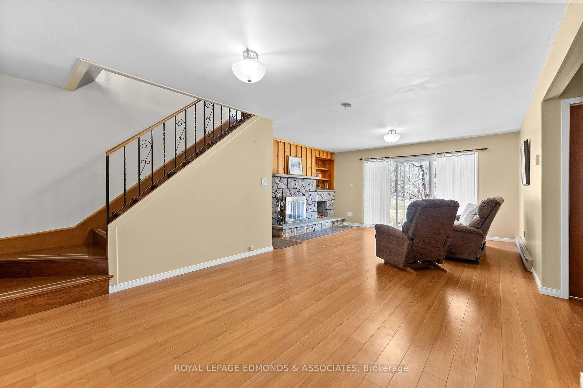 Photo 23 of 35 Harris Crescent, Whitewater Region, Beachburg — HOMEH