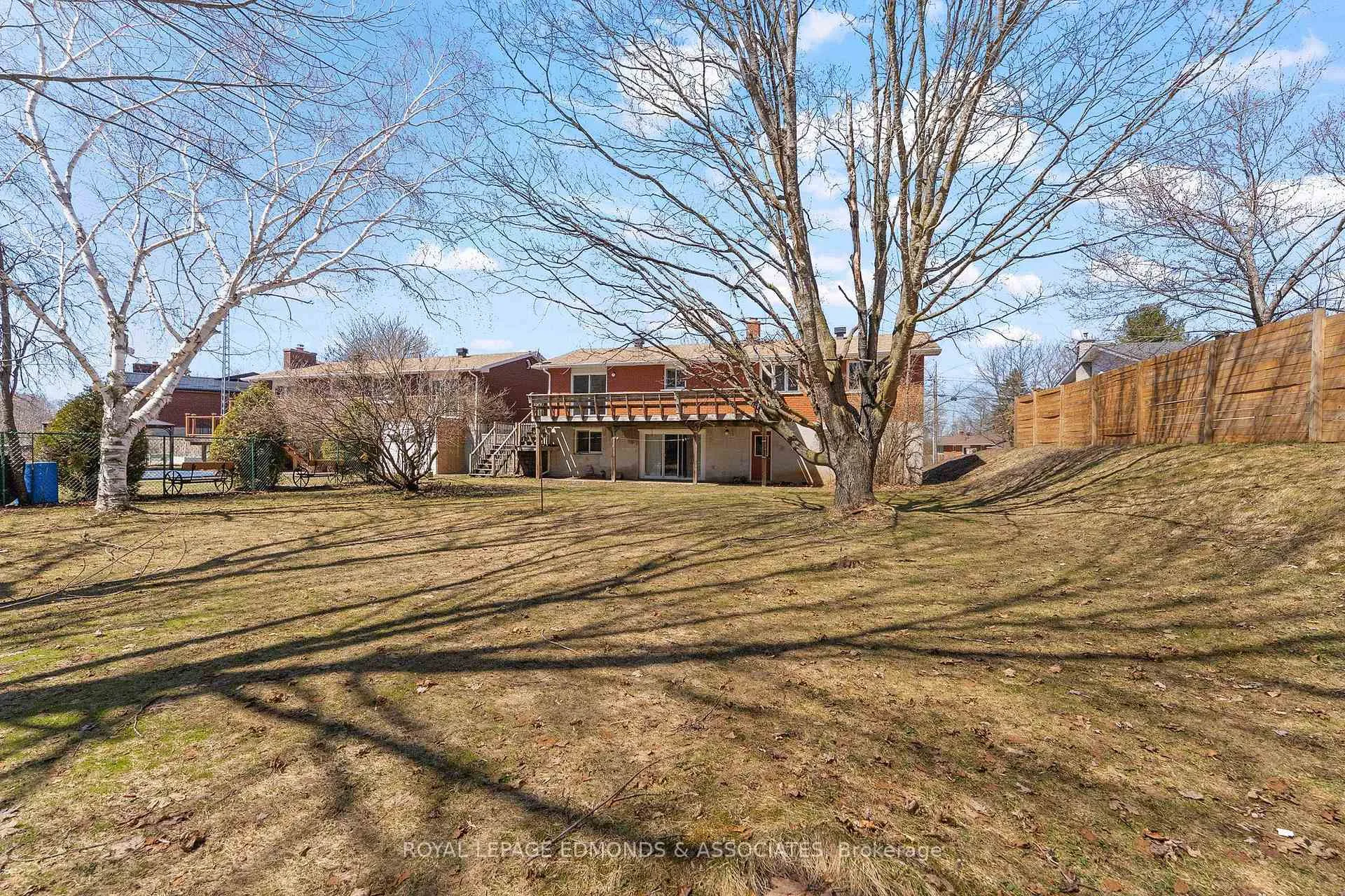 Photo 33 of 35 Harris Crescent, Whitewater Region, Beachburg — HOMEH