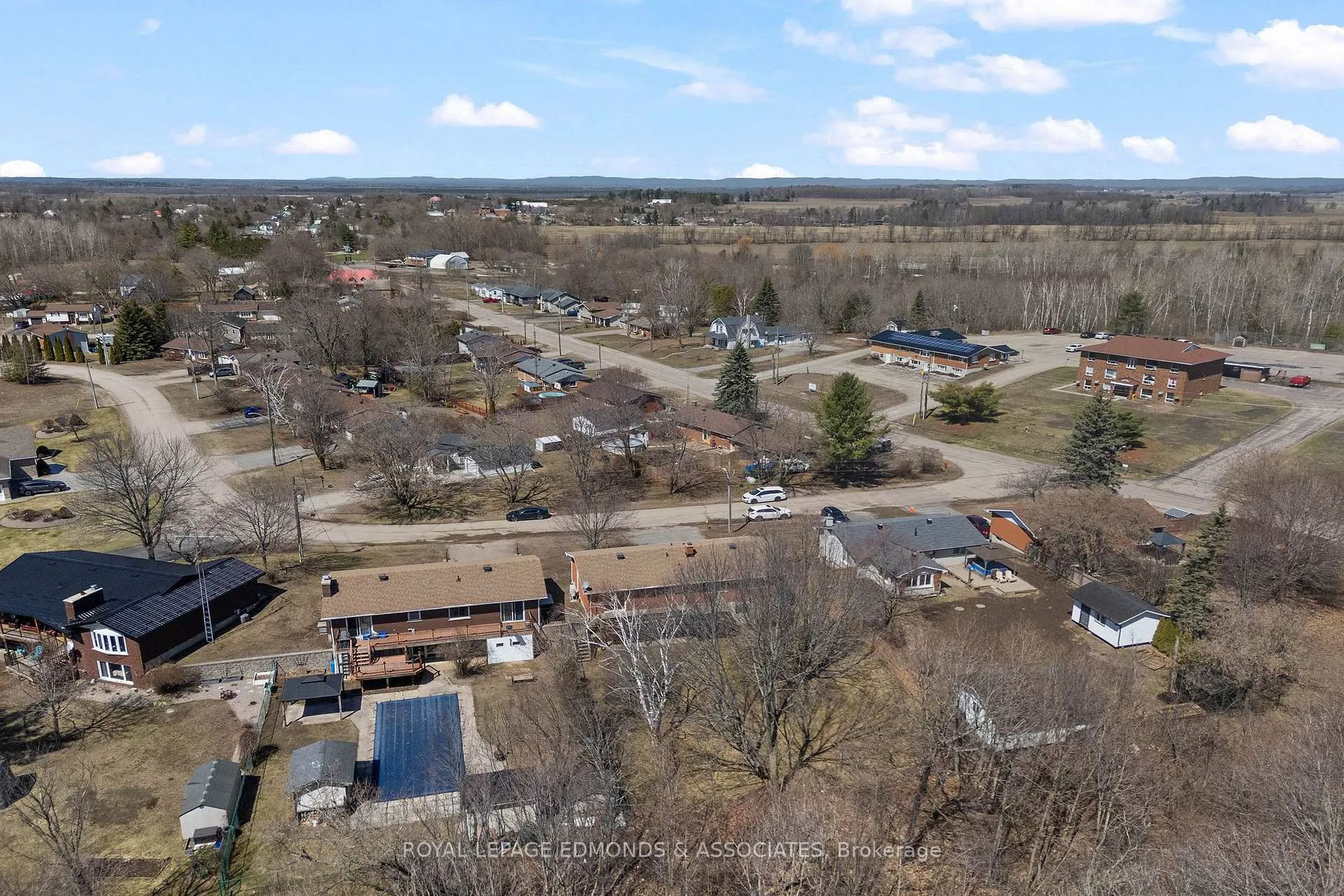 Photo 37 of 35 Harris Crescent, Whitewater Region, Beachburg — HOMEH