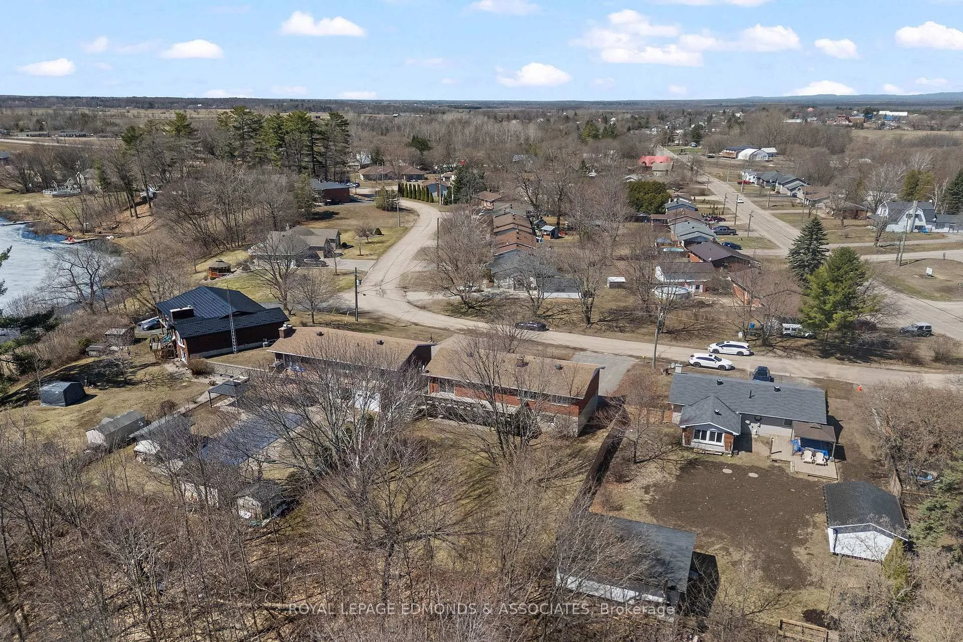 Photo 39 of 35 Harris Crescent, Whitewater Region, Beachburg — HOMEH