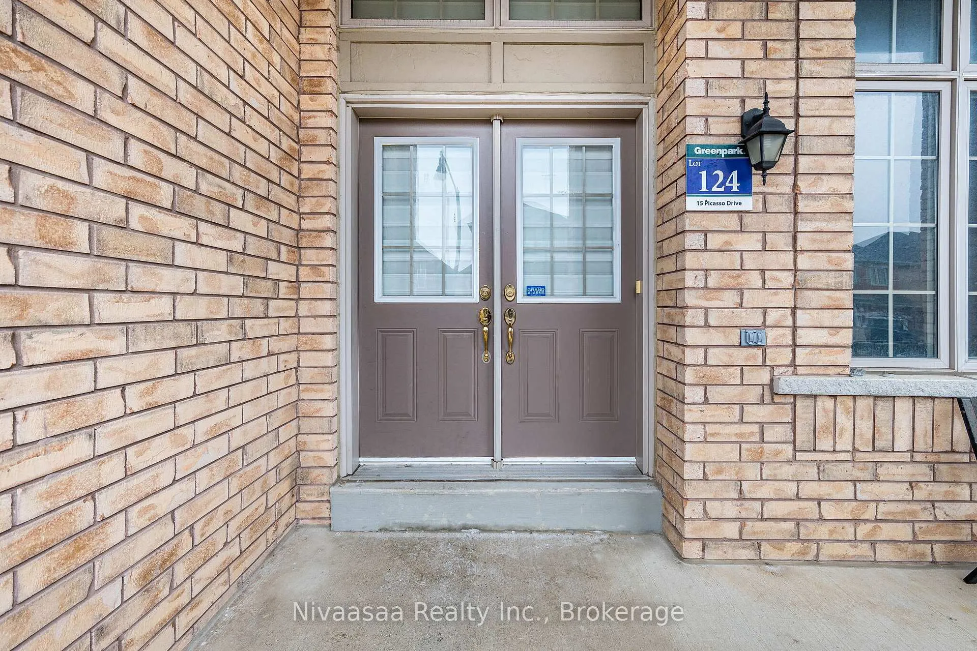 Photo 2 of 15 Picasso Drive, Brampton, Bram East — HOMEH
