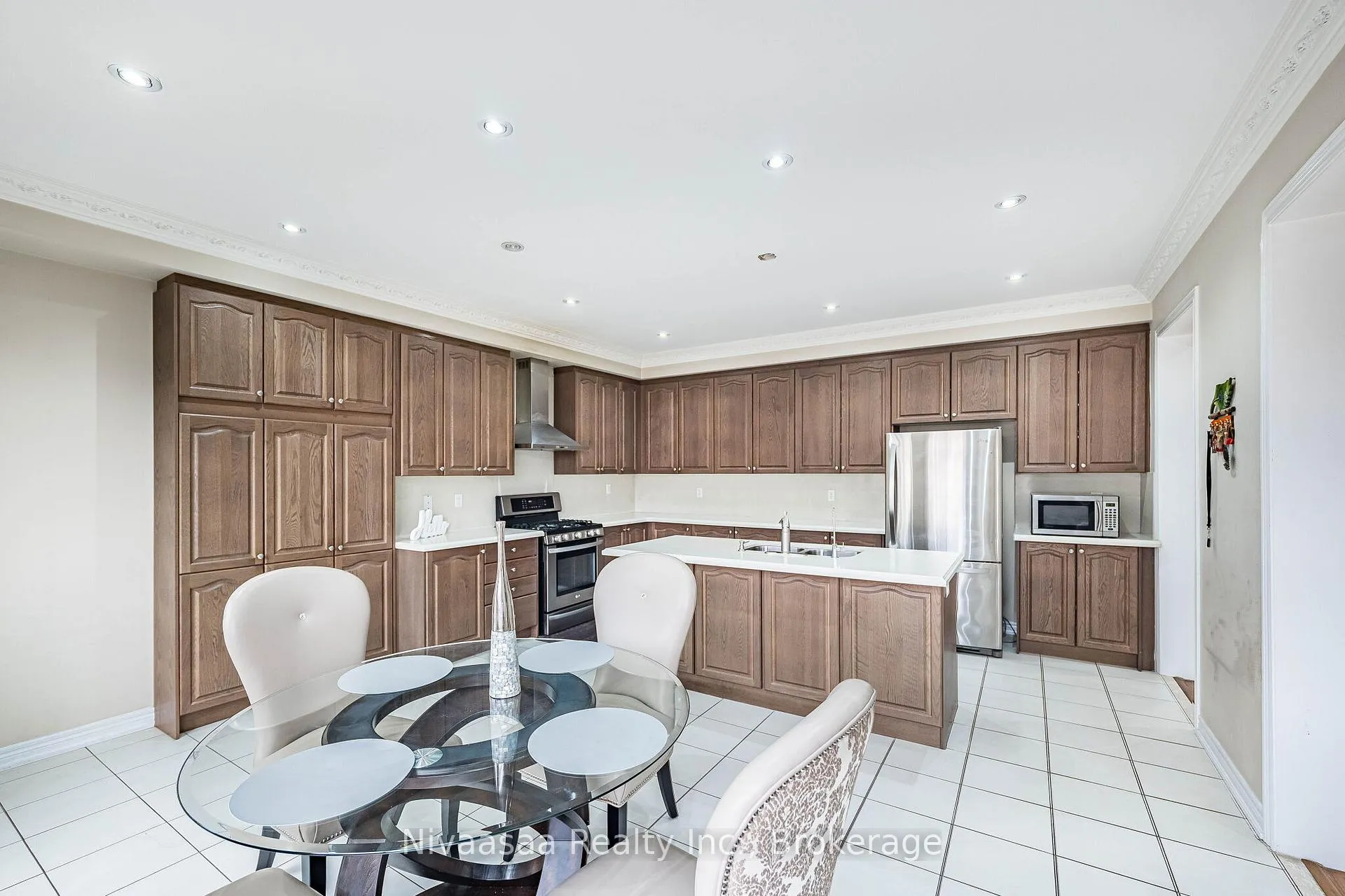 Photo 14 of 15 Picasso Drive, Brampton, Bram East — HOMEH