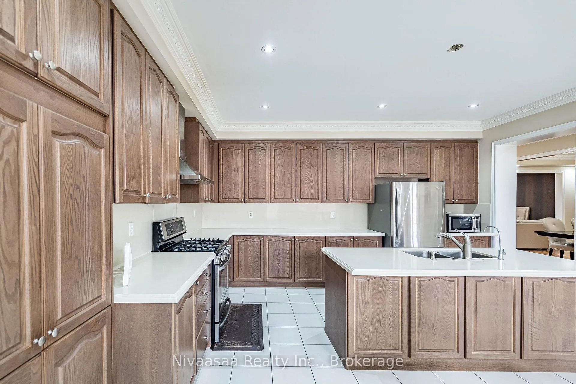 Photo 17 of 15 Picasso Drive, Brampton, Bram East — HOMEH