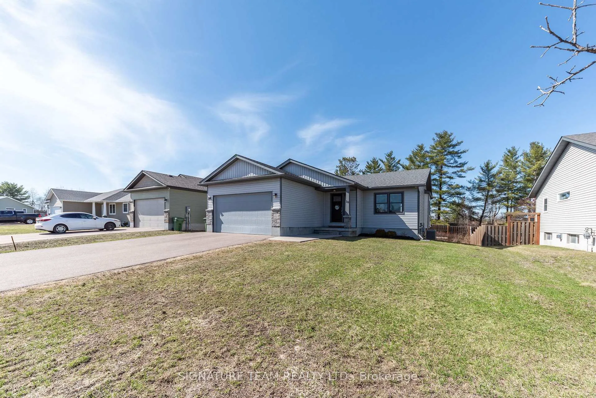 Photo 2 of 10 Terrance Drive, Petawawa — HOMEH