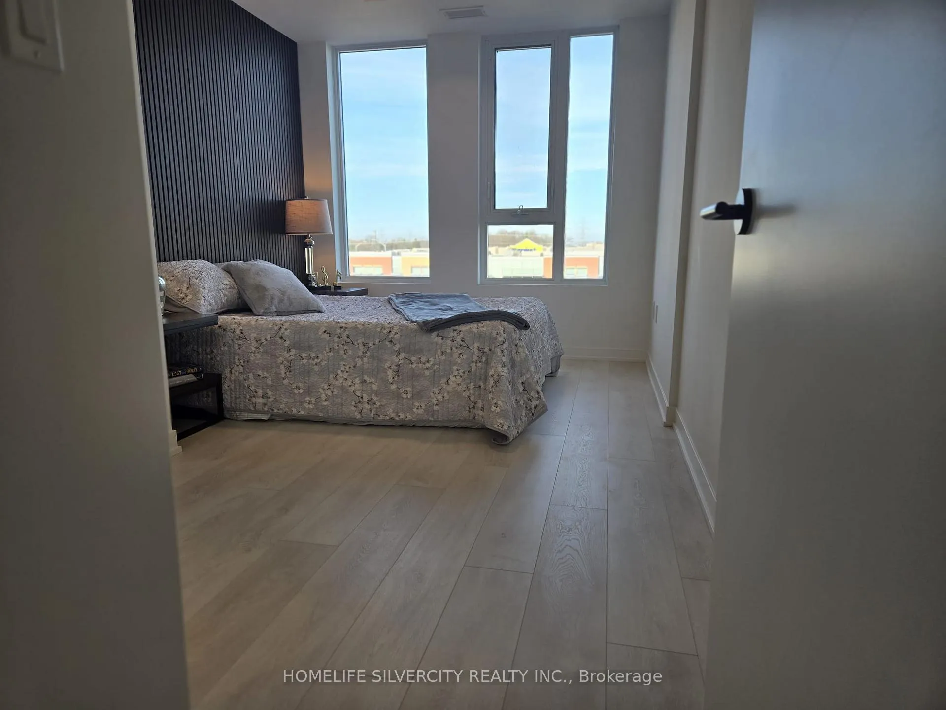 Photo 2 of Unit 117, 4878 Powers Common, Burlington, Alton — HOMEH
