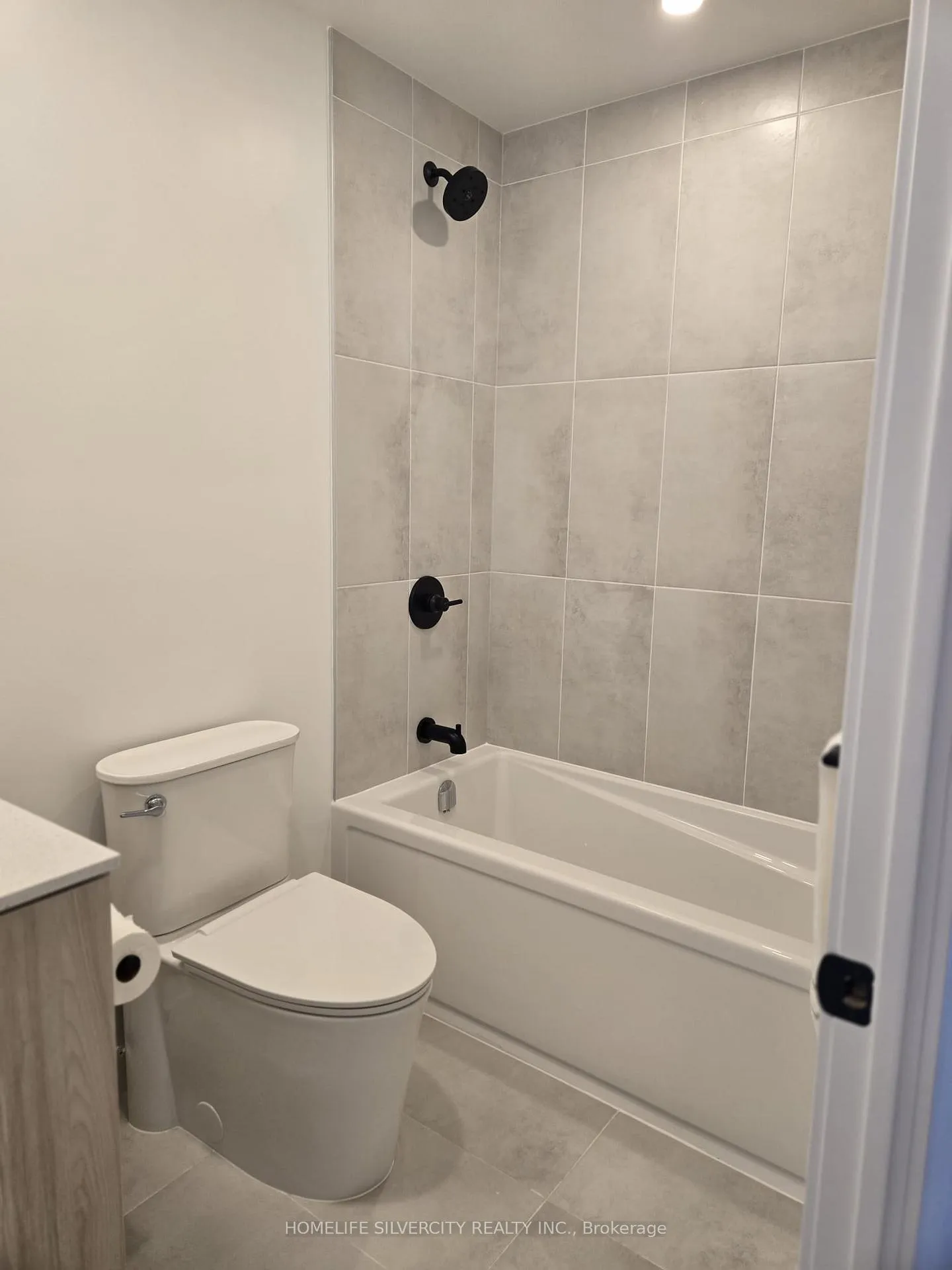 Photo 6 of Unit 117, 4878 Powers Common, Burlington, Alton — HOMEH
