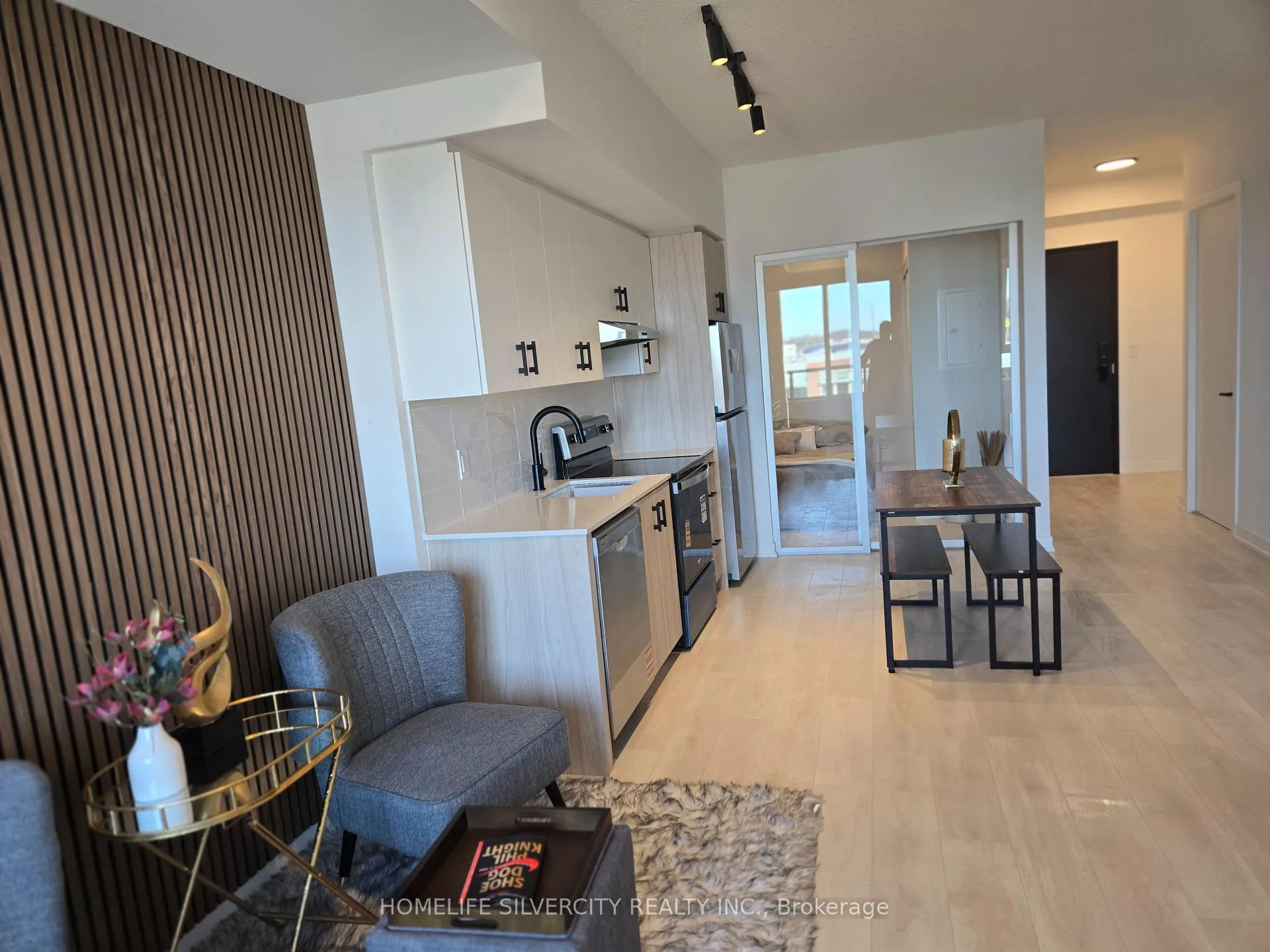 Photo 10 of Unit 117, 4878 Powers Common, Burlington, Alton — HOMEH