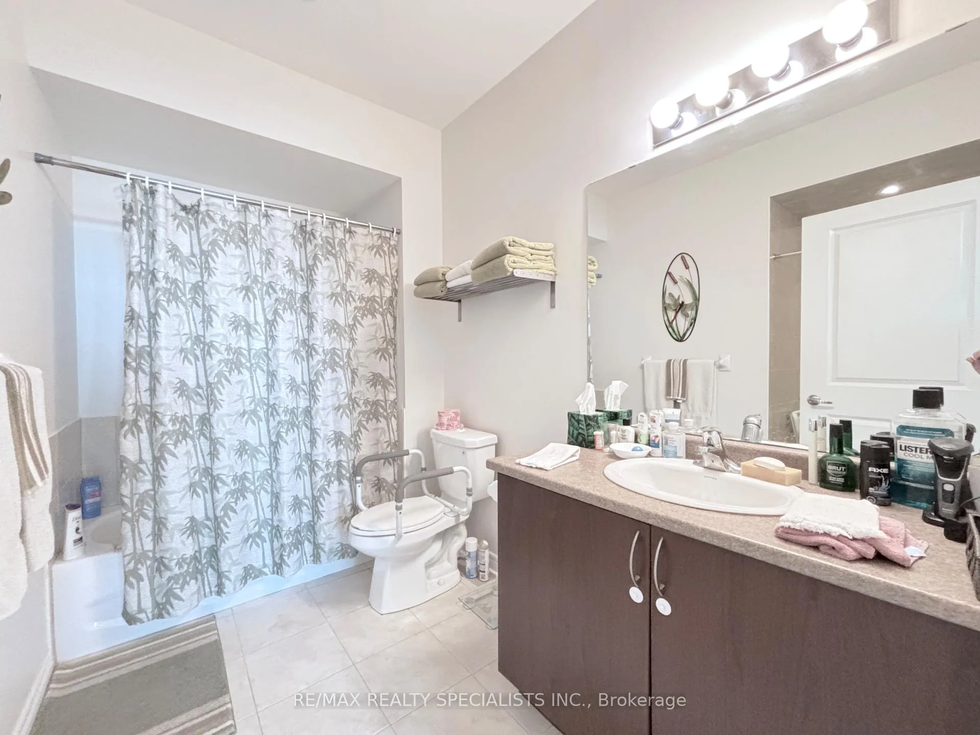 Photo 3 of Unit 314, 33 Whitmer Street, Milton, Scott — HOMEH