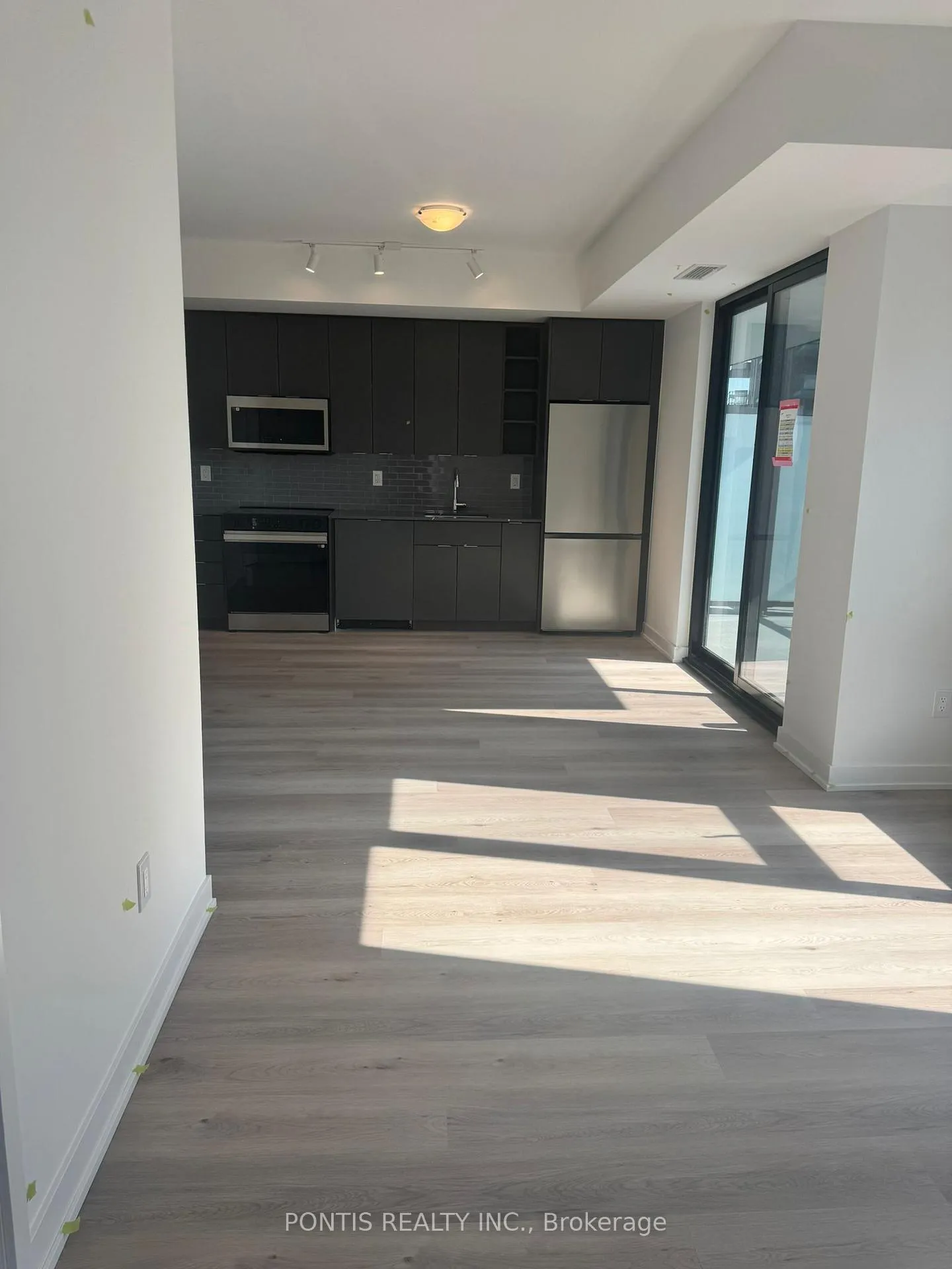 Photo 6 of Unit 1009, 2075 Lakeshore Road, Burlington, Brant — HOMEH