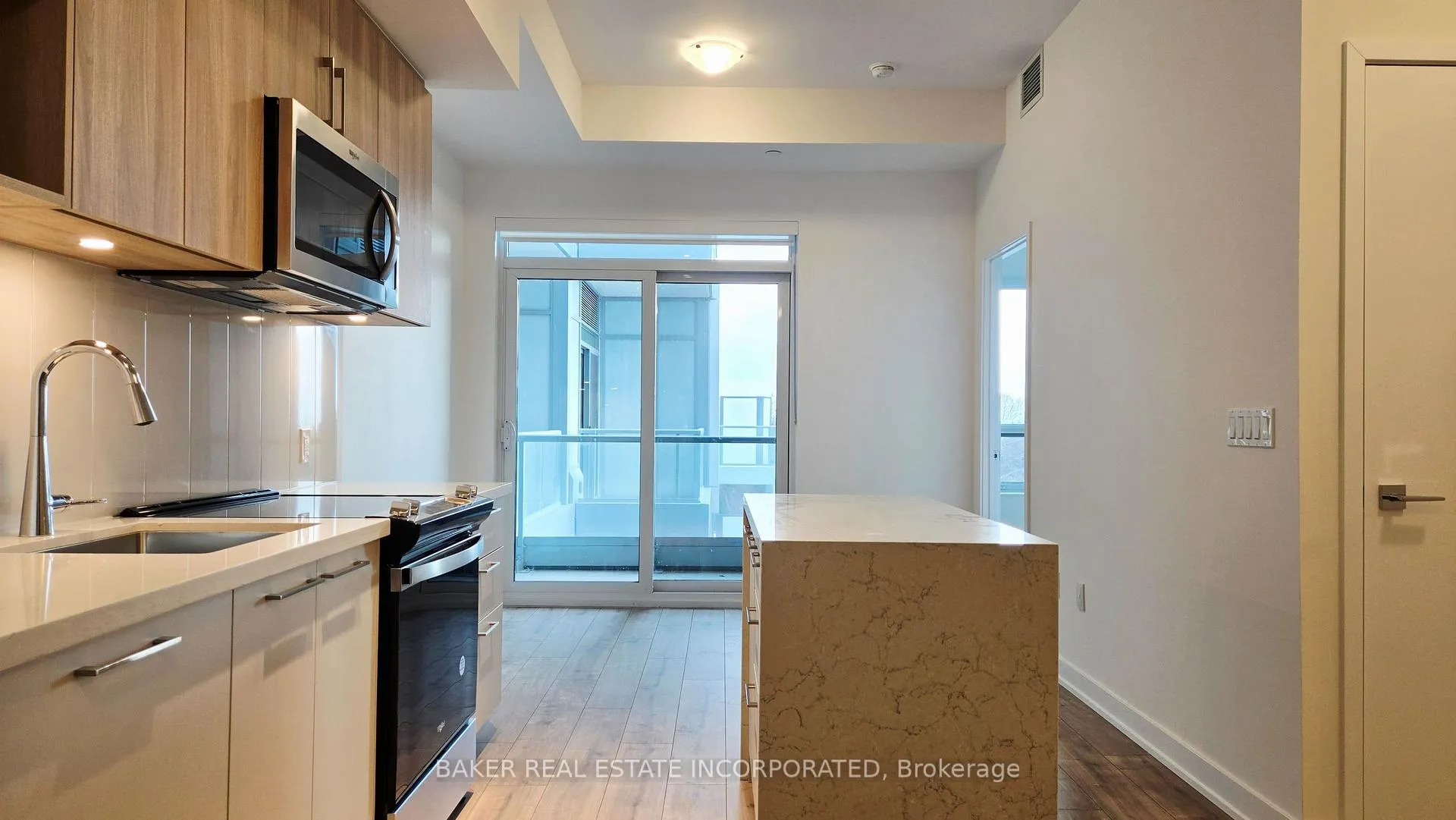 Photo 9 of Unit 402, 500 Plains Road E, Burlington, LaSalle — HOMEH