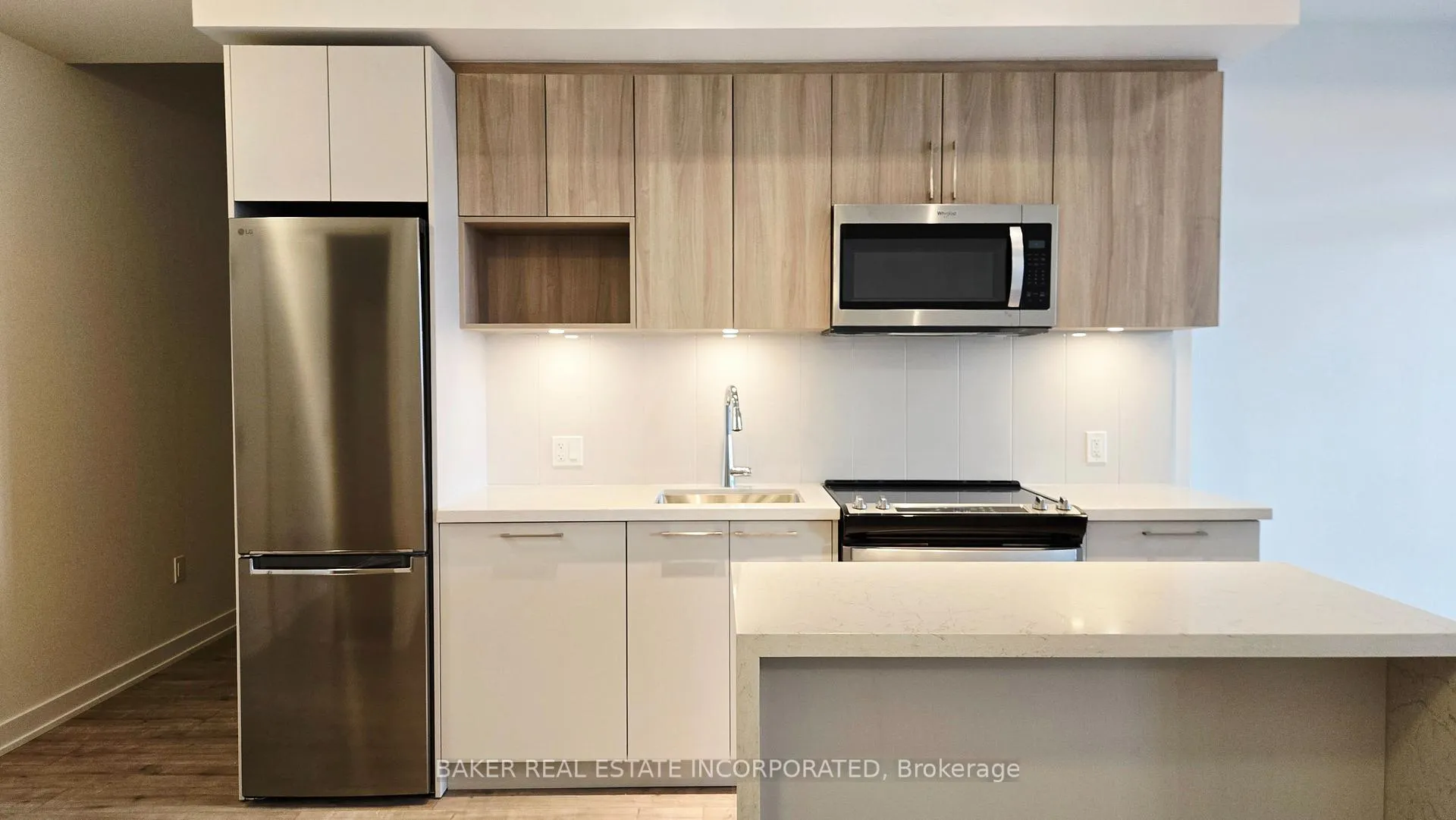 Photo 11 of Unit 402, 500 Plains Road E, Burlington, LaSalle — HOMEH