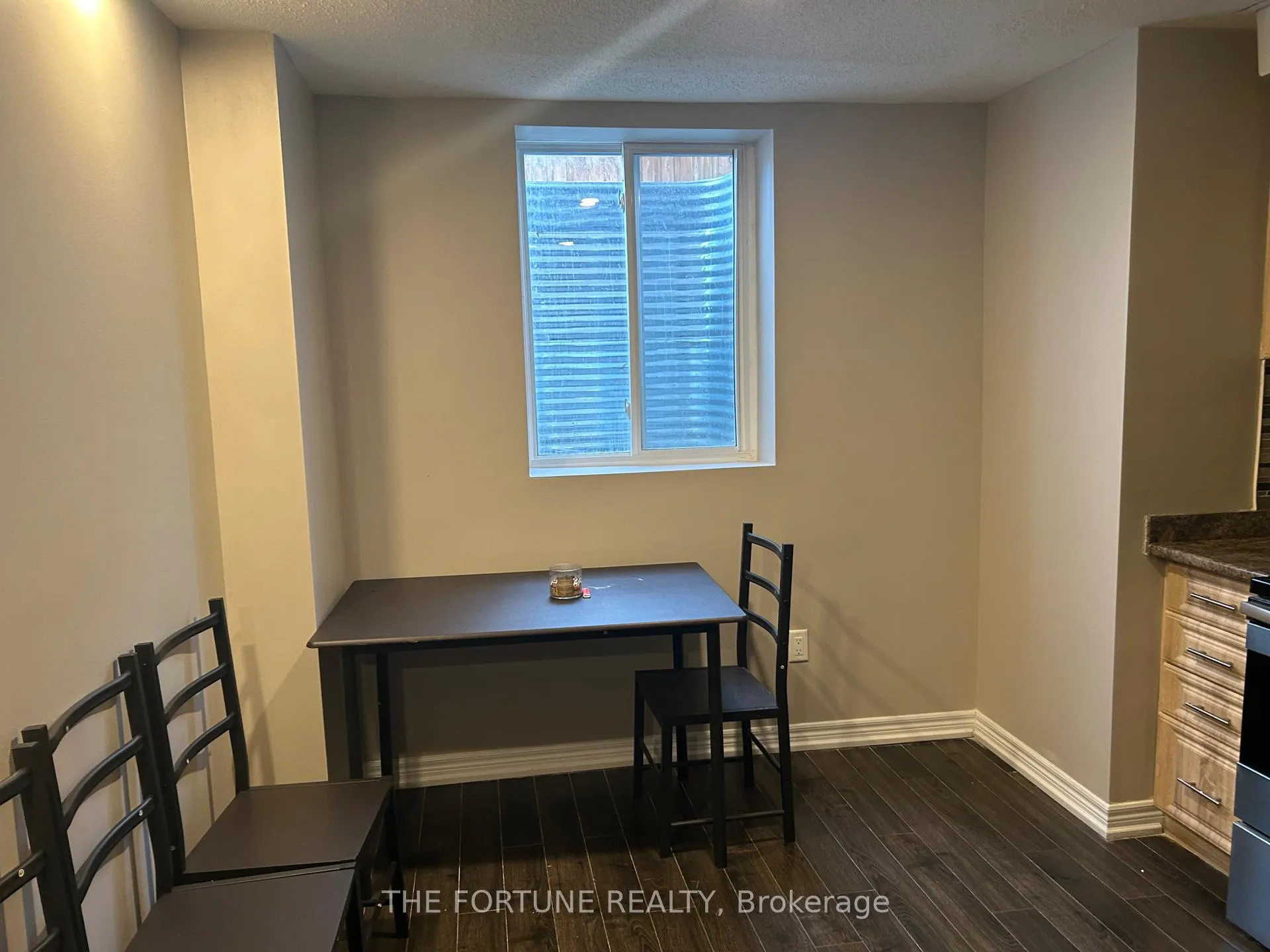 Photo 5 of 90 canary Close W, Brampton, Credit Valley — HOMEH