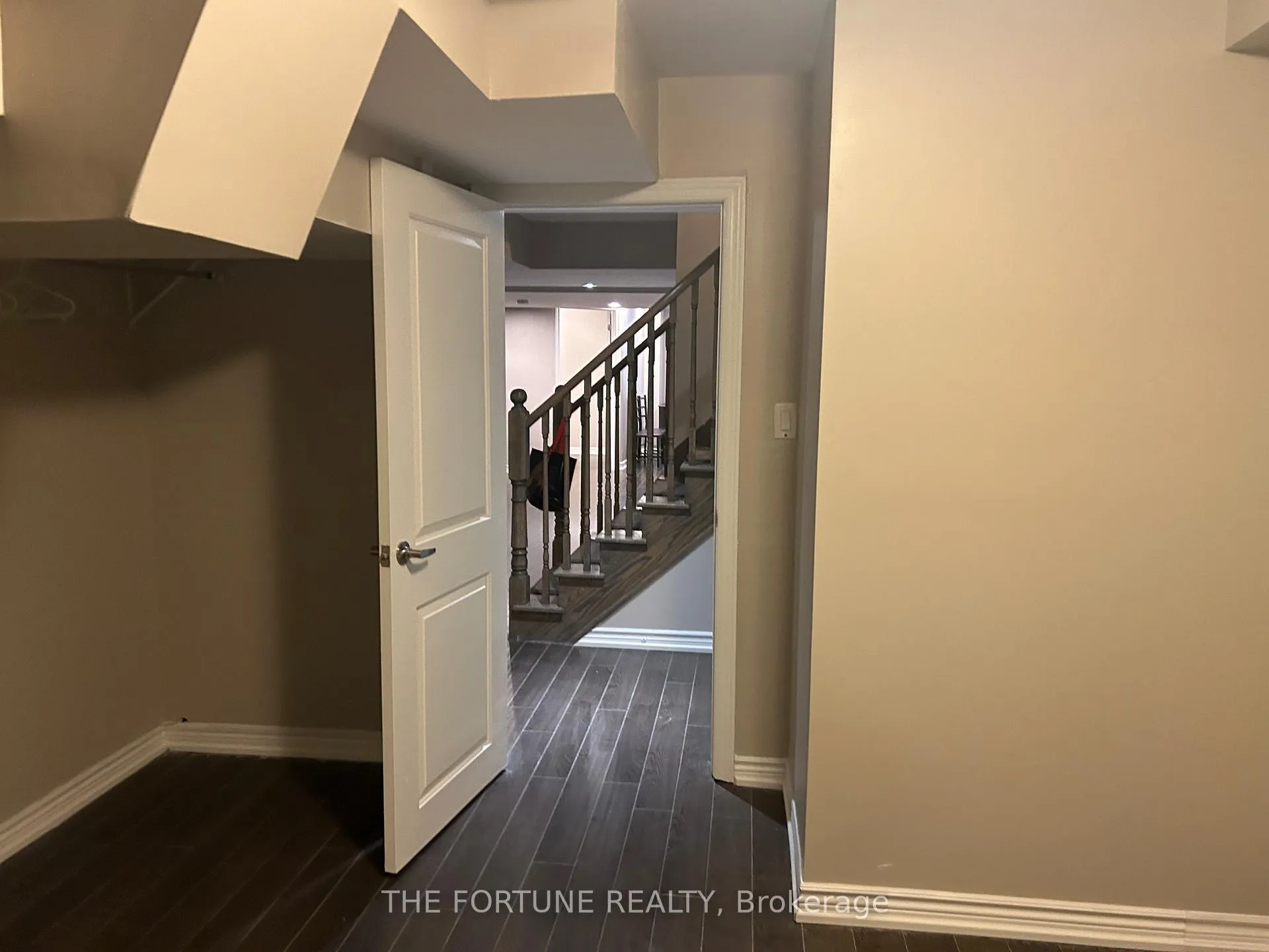 Photo 7 of 90 canary Close W, Brampton, Credit Valley — HOMEH