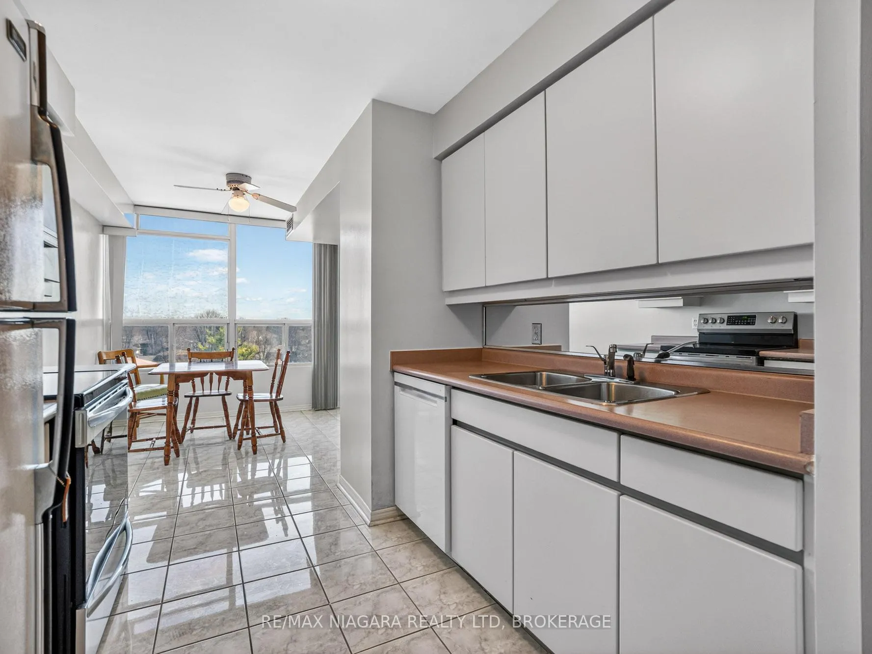 Photo 12 of Unit 701, 5100 Dorchester Road, Niagara Falls, Morrison — HOMEH