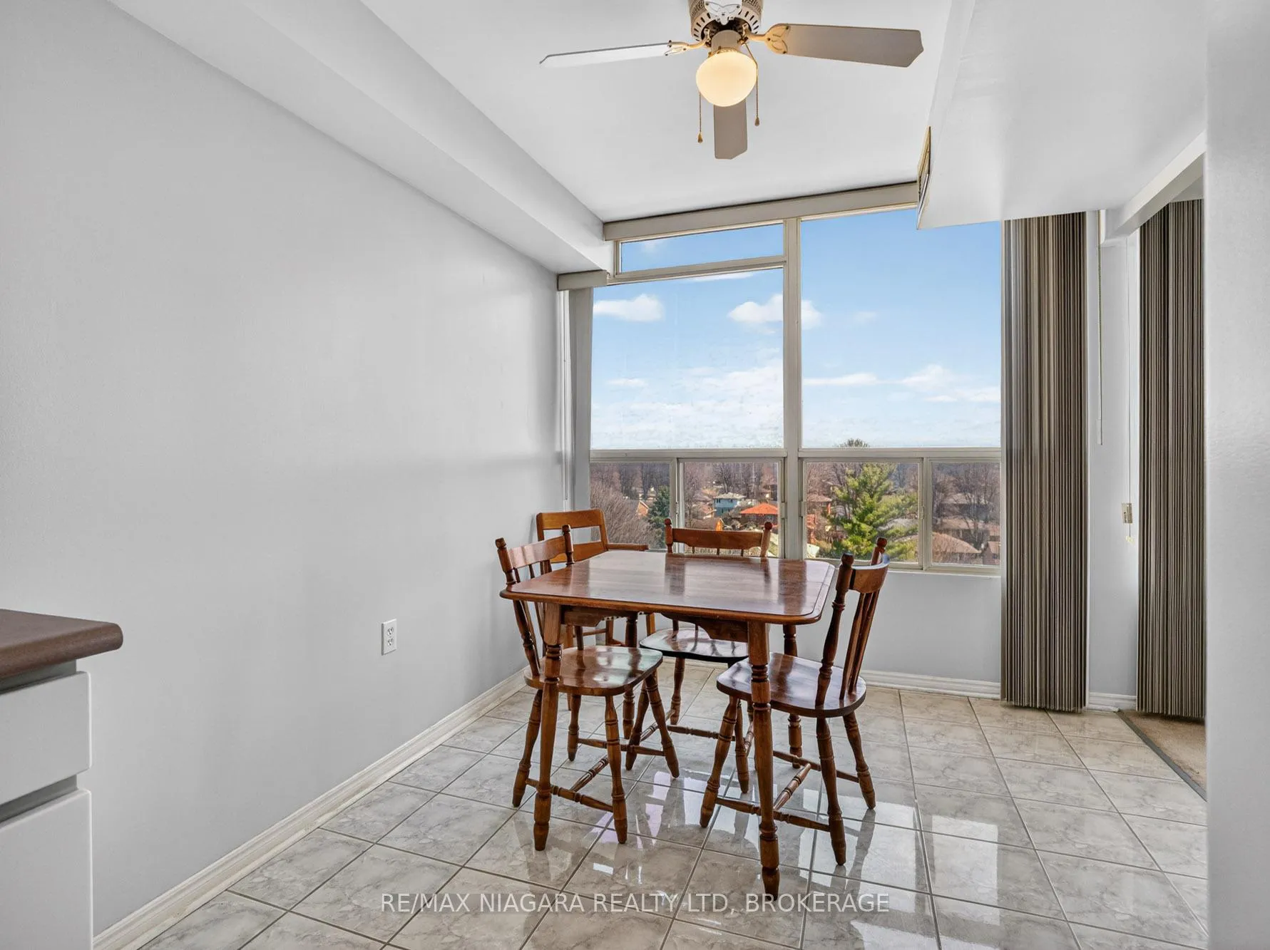 Photo 13 of Unit 701, 5100 Dorchester Road, Niagara Falls, Morrison — HOMEH
