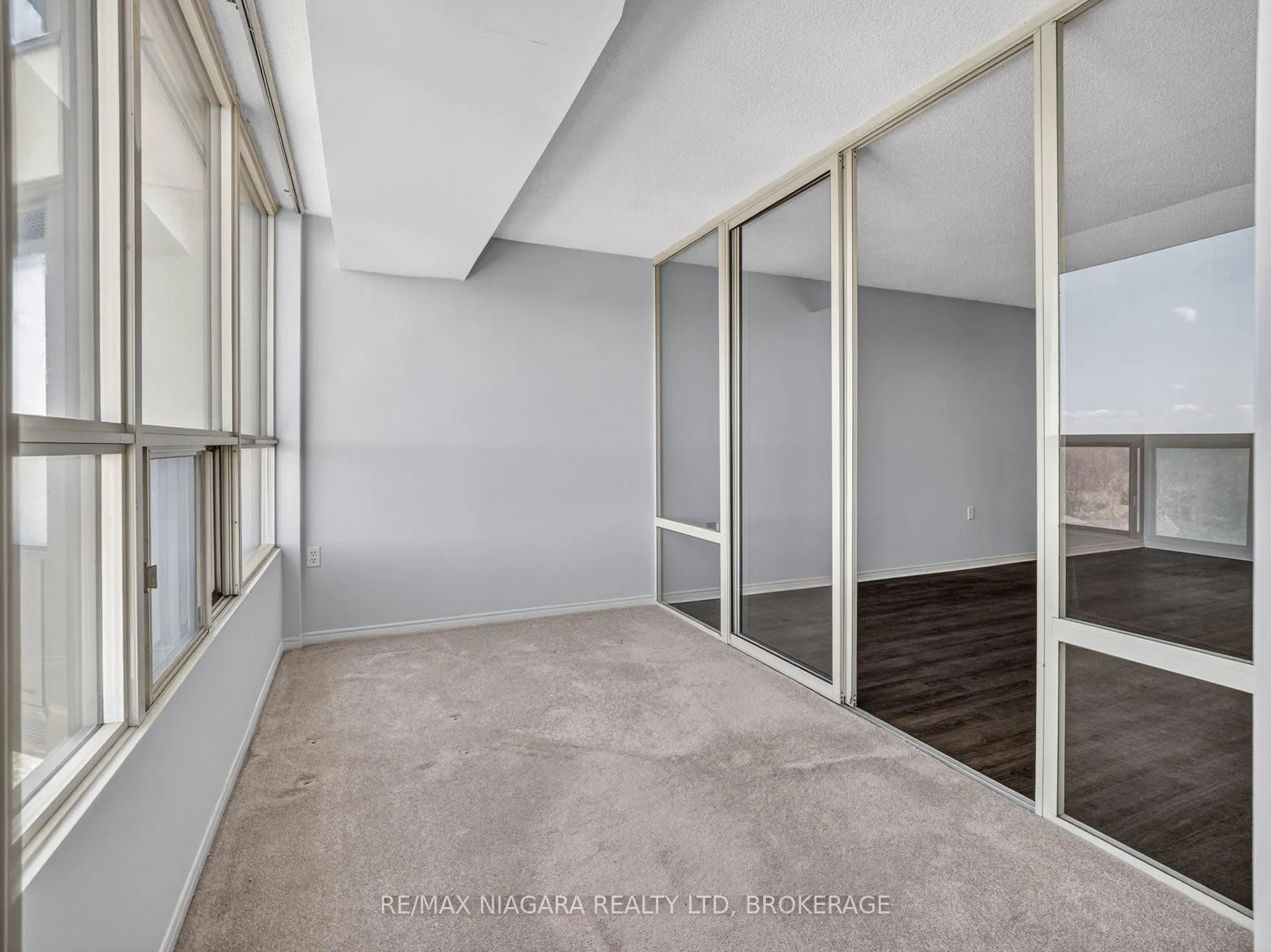 Photo 16 of Unit 701, 5100 Dorchester Road, Niagara Falls, Morrison — HOMEH