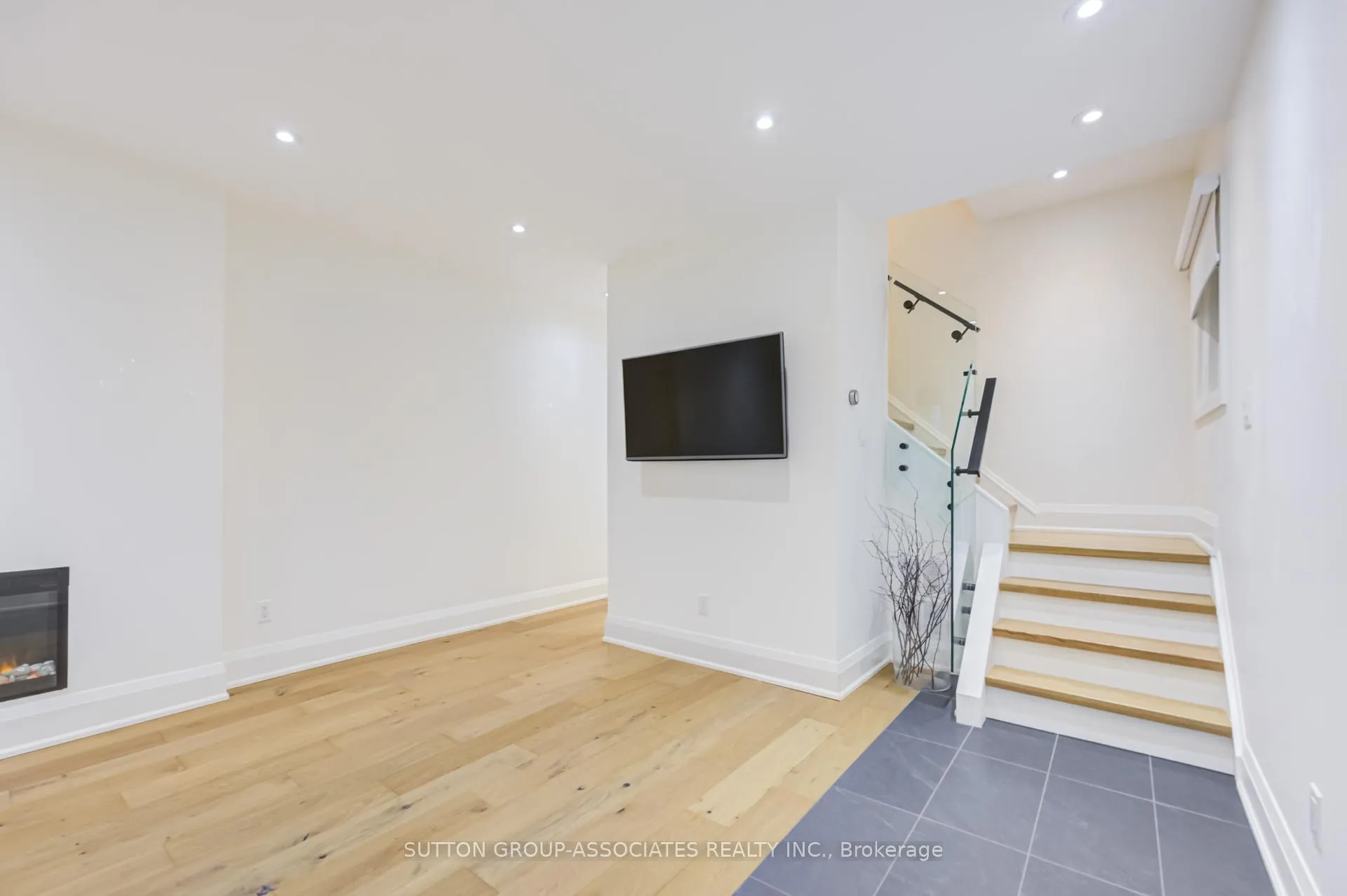 Photo 8 of Unit upper, 422 Rushton Road, Toronto, Humewood-Cedarvale — HOMEH