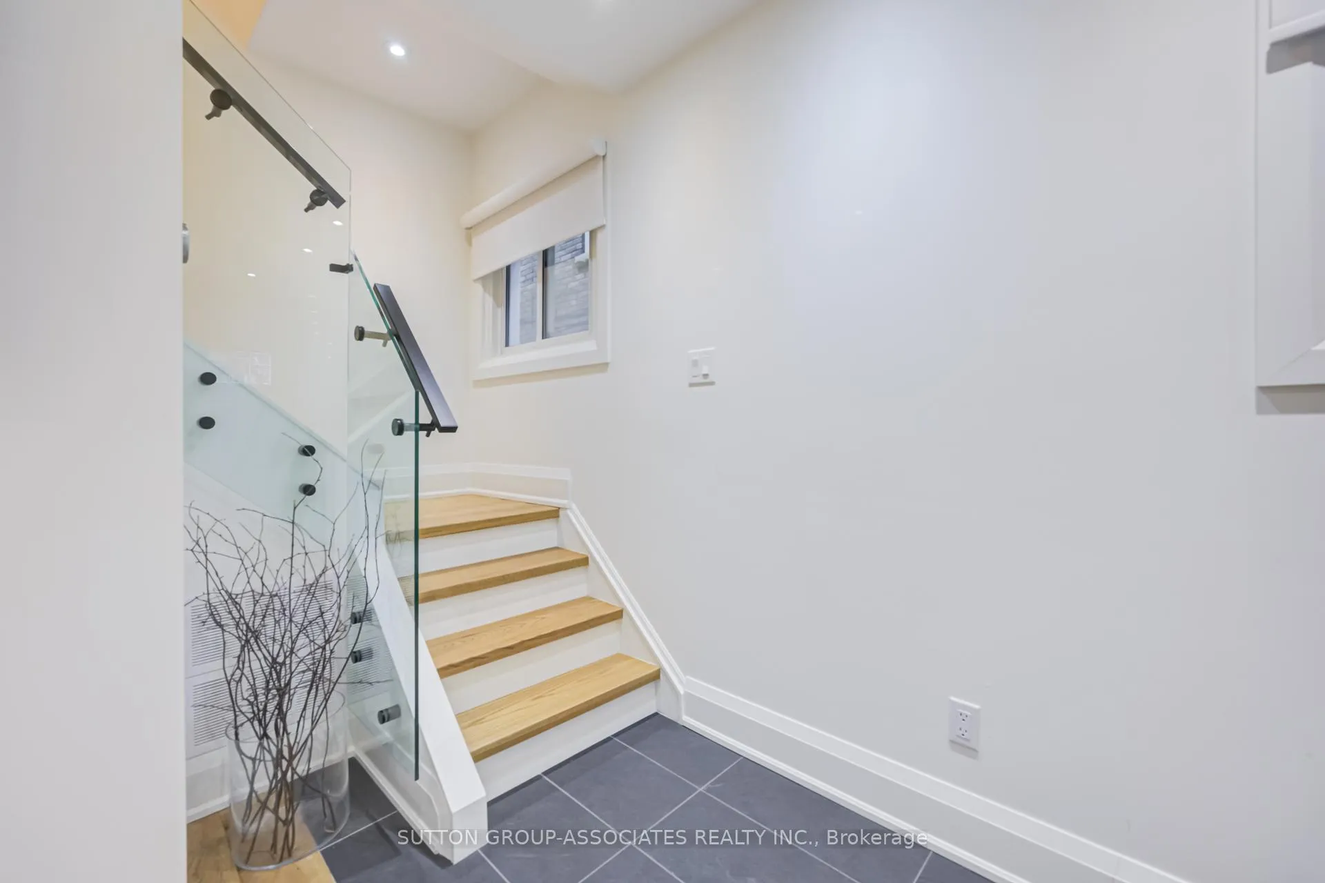 Photo 13 of Unit upper, 422 Rushton Road, Toronto, Humewood-Cedarvale — HOMEH